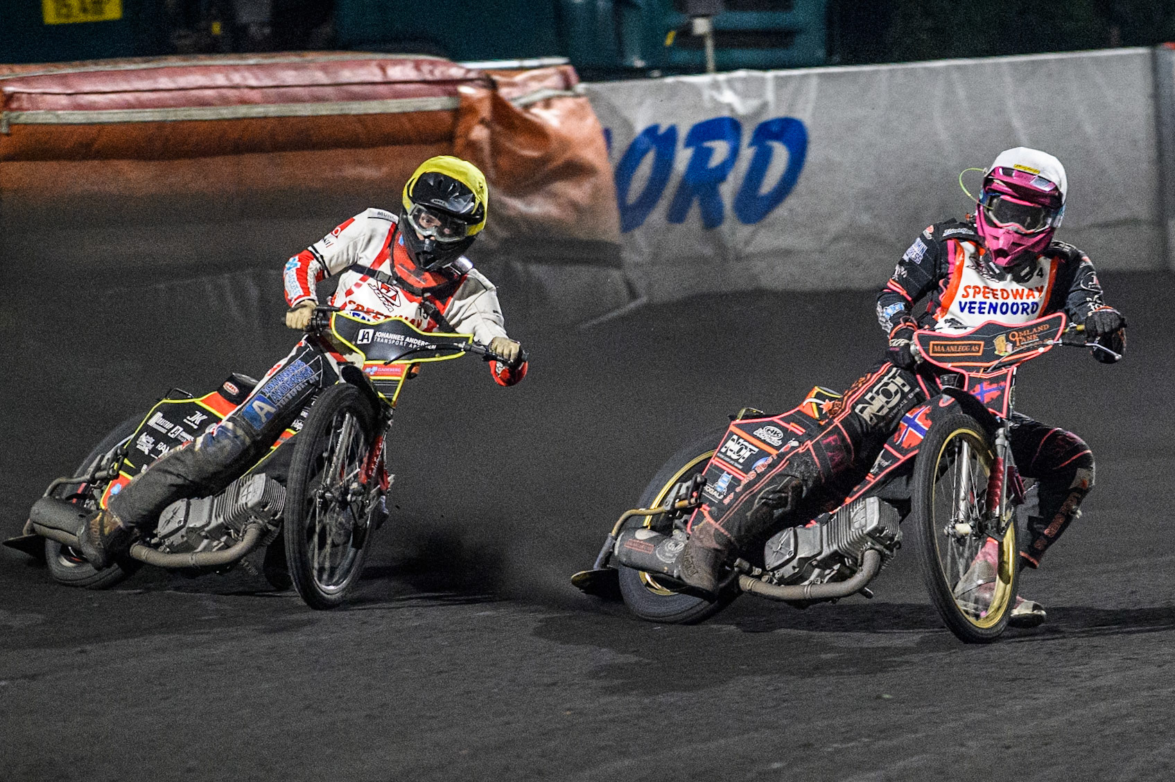 Glenn Moi of Norway in White rides inside Patrick Baek of Denmark in Yellow during the Golden JOPA Helmet at Sportpark Veenoord, Veenoord, Netherlands on Saturday 21st September 2024. (Photo: Ian Charles | MI News)