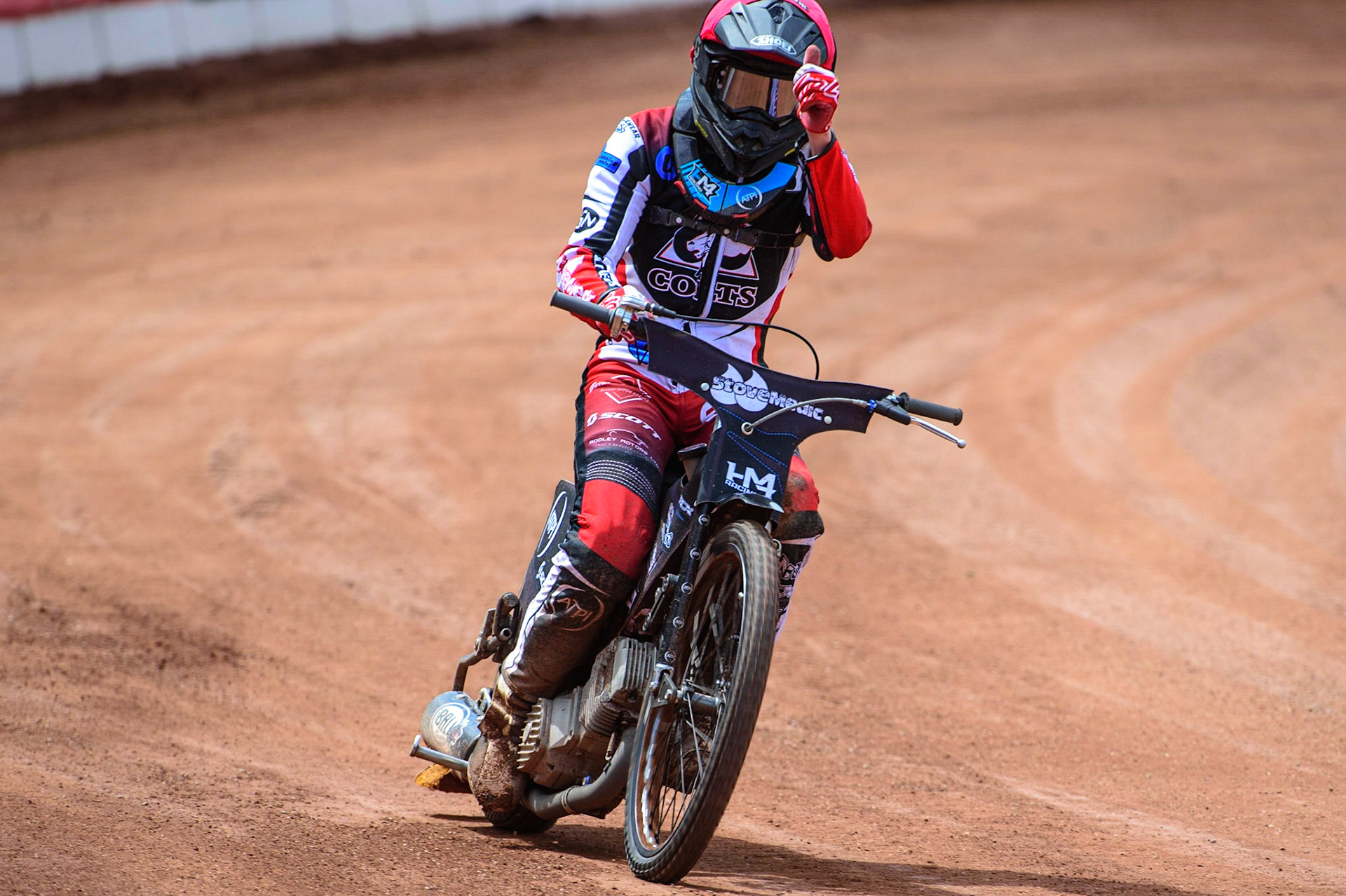MANCHESTER, UK.  JUN 3RD Harry McGurk  celebrates his win  during the National Development League match between Belle Vue Colts and Oxford Chargers at the National Speedway Stadium, Manchester on Friday 3rd June 2022. (Credit: Ian Charles | MI News)