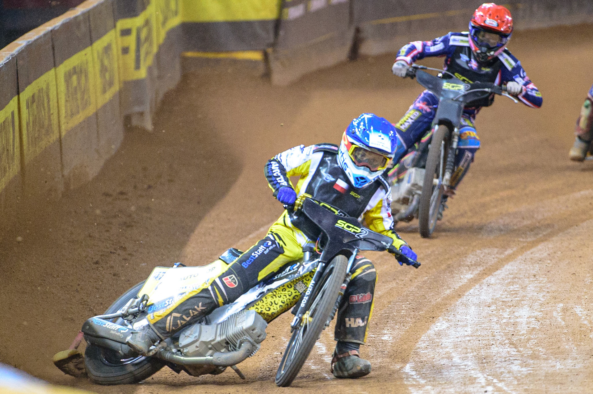 Wiktor Lampart (Poland) (Blue) leads Leon Flint (Great Britain)  (Red) during the FIM  Speedway Grand Prix  2 of Great Britain at the Principality Stadium, Cardiff on Sunday 14th August 2022. (Credit: Ian Charles | MI News)