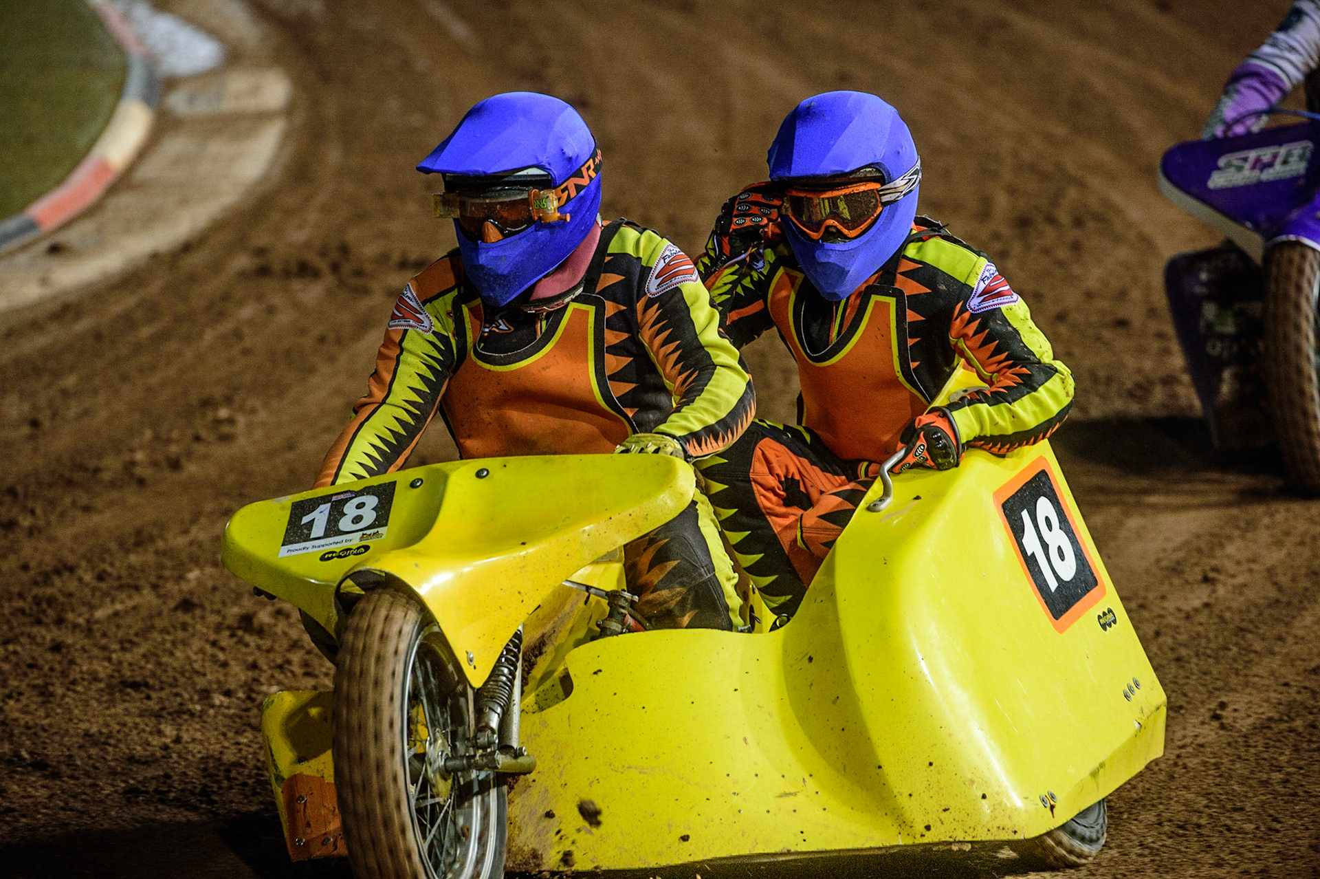 MANCHESTER, UK. OCT 30TH   Mick Stace &amp; Ryan Knowles  during the Manchester Masters Sidecar Speedway and Flat Track Racing at the National Speedway Stadium, Manchester on Saturday 30th October 2021. (Credit: Ian Charles | MI News)