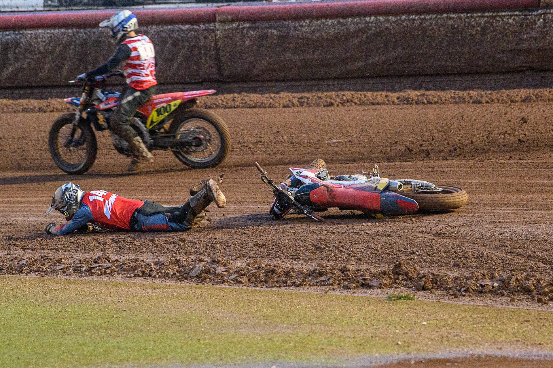 Vittorio Emanuele Marzotto (148) from Italy spins out and falls during the FIM World Flat Track Championship Round 1 at the National Speedway Stadium, Manchester on Saturday 5th August 2023. (Photo: Ian Charles | MI News)