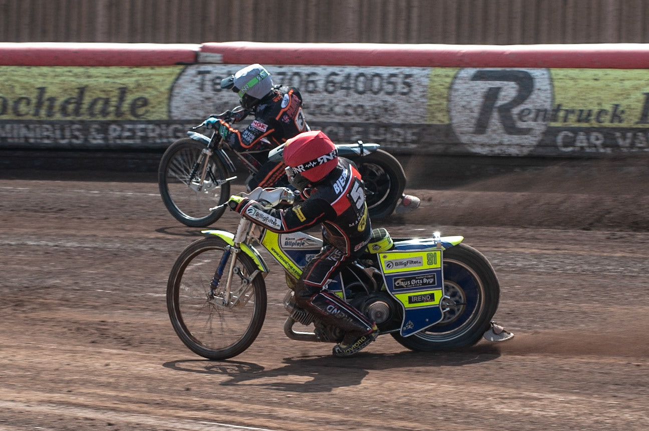 Photo by Ian Charles:

Kenneth Bjerre  (Red) chases Scott Nicholls  (White)

Belle Vue Aces v Wolverhampton Wolves, National Speedway Stadium, Manchester, Monday, 22, April, 2019