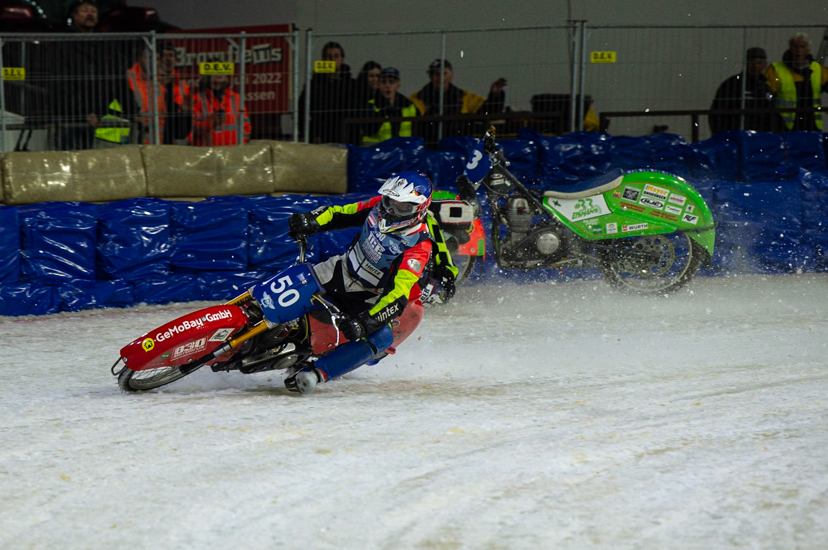 HEERENVEEN, NL.Johann Weber (33)  crashes out of Heat 6  during the FIM Ice Speedway Gladiators World Championship Final 3 at Ice Rink Thialf, Heerenveen on Saturday  2 April 2022. (Credit: Ian Charles | MI News)