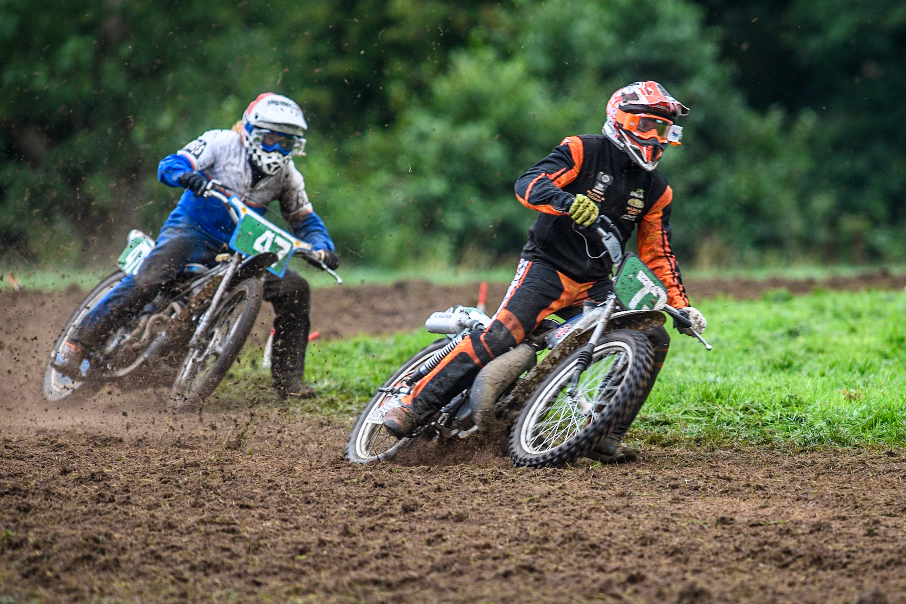Karl Bedingfield (73) leading Simon Hammersley (47)  in the 250cc Upright Class during the ACU British Upright Championships at Woodhouse Lance, Gawsworth, Cheshire on Sunday 8th September 2024. (Photo: Ian Charles | MI News)