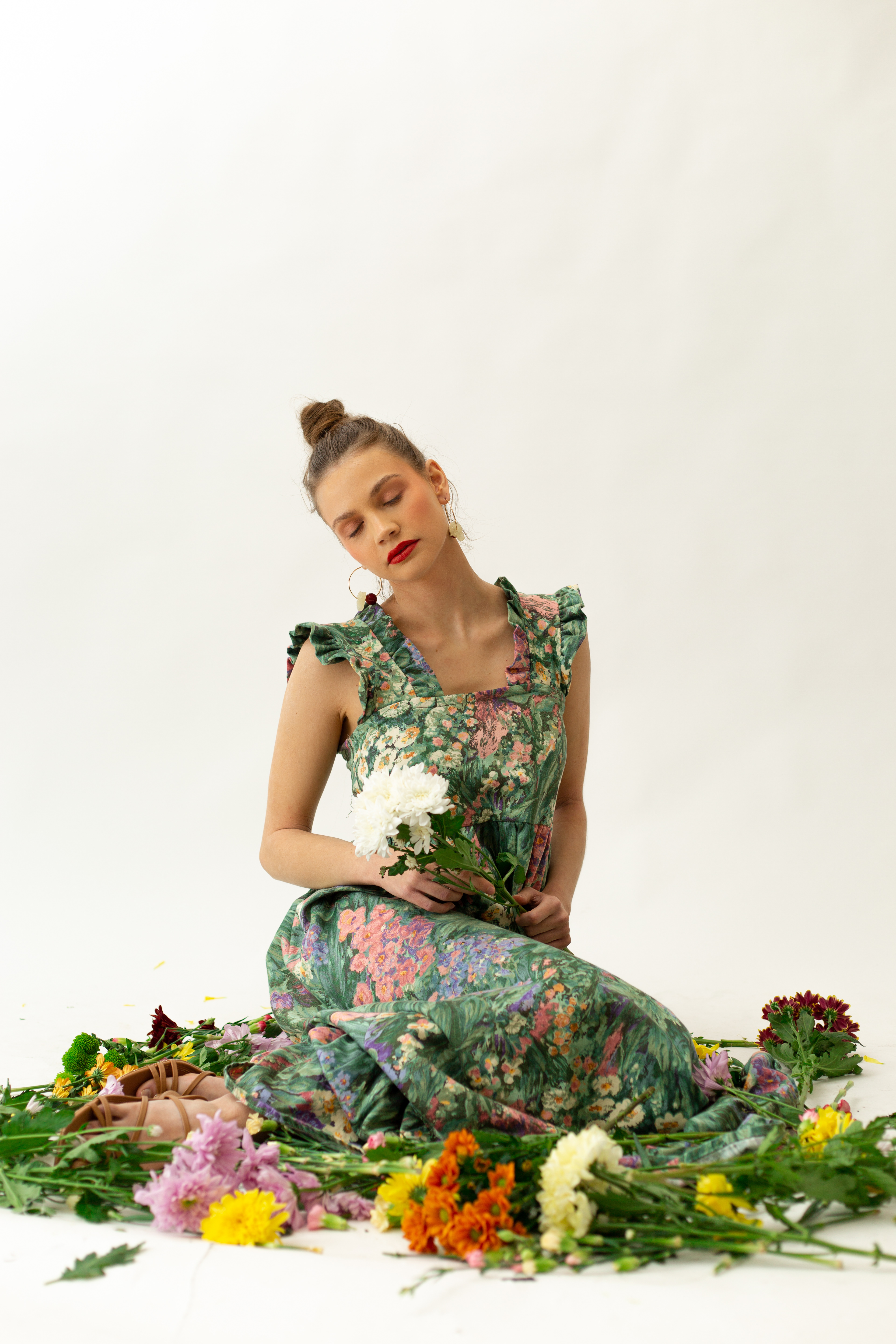 Published in MOB Journal. Photography: @oliviagrayphoto_ , Styling: @_amelia_brownhill_styling_ , Styling assistant: Me, MUA: @naomiagwimah, Model: @bellastieson, garment designer: @katrina_re_