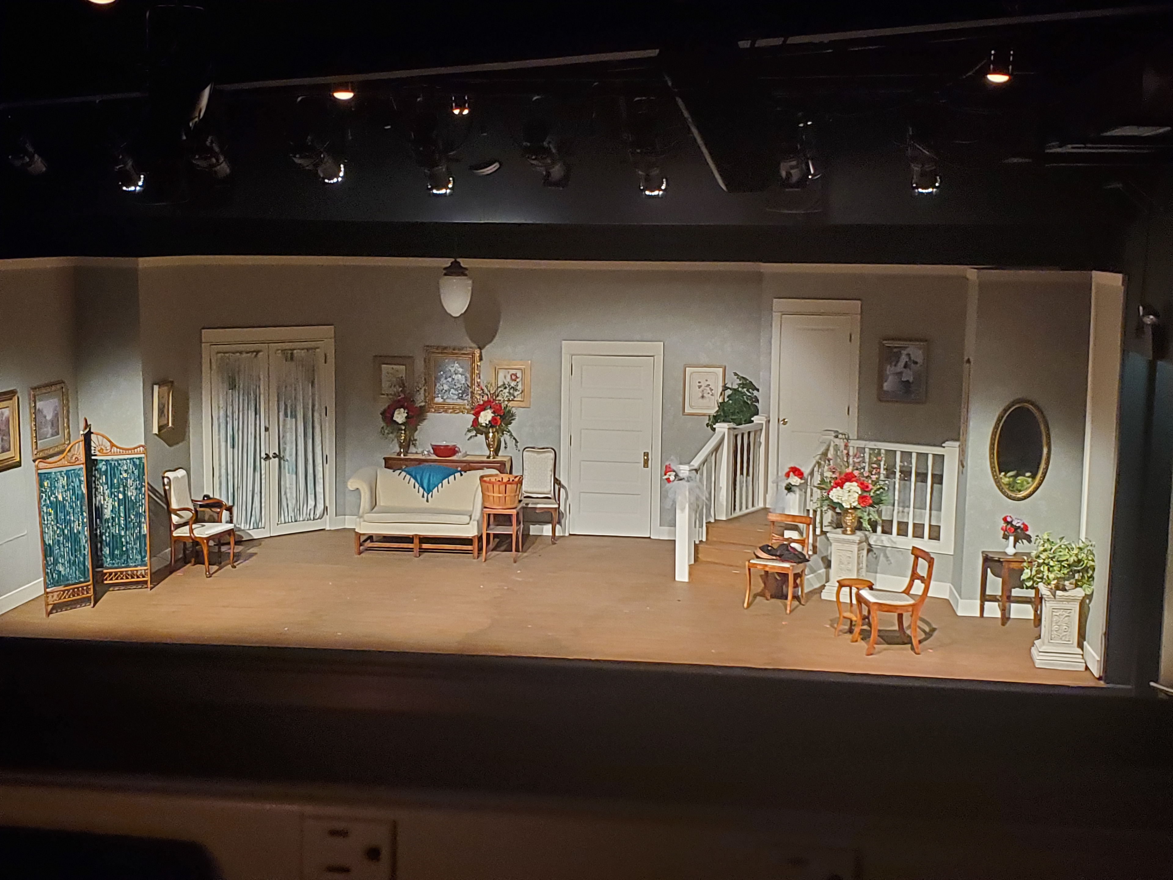 Wood Grain Floor - Leading Ladies - September 2019