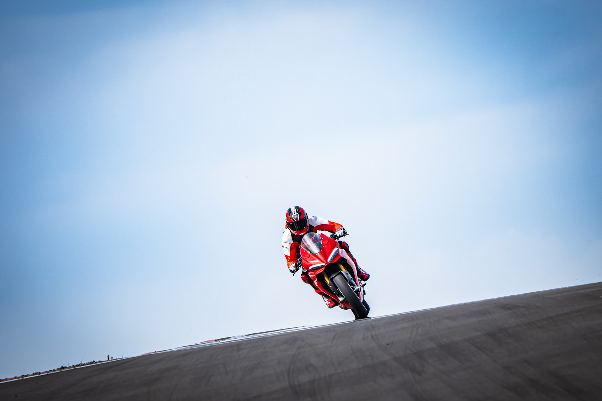 PRESS LAUNCH DUCATI PANIGALE V2 - 2025