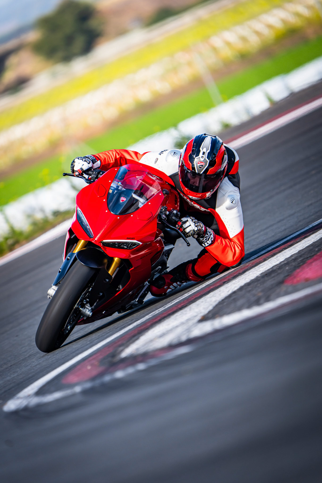 PRESS LAUNCH DUCATI PANIGALE V2 - 2025