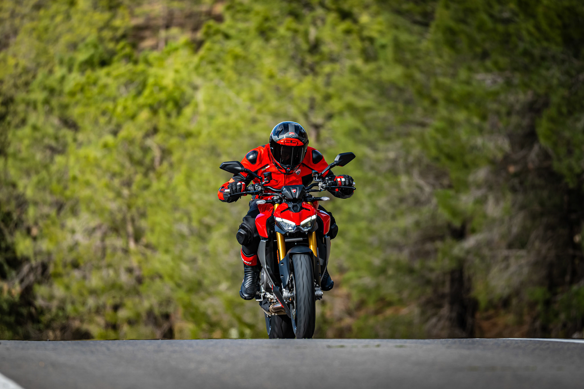 PRESS LAUNCH DUCATI STREETFIGHTER V2 - 2025