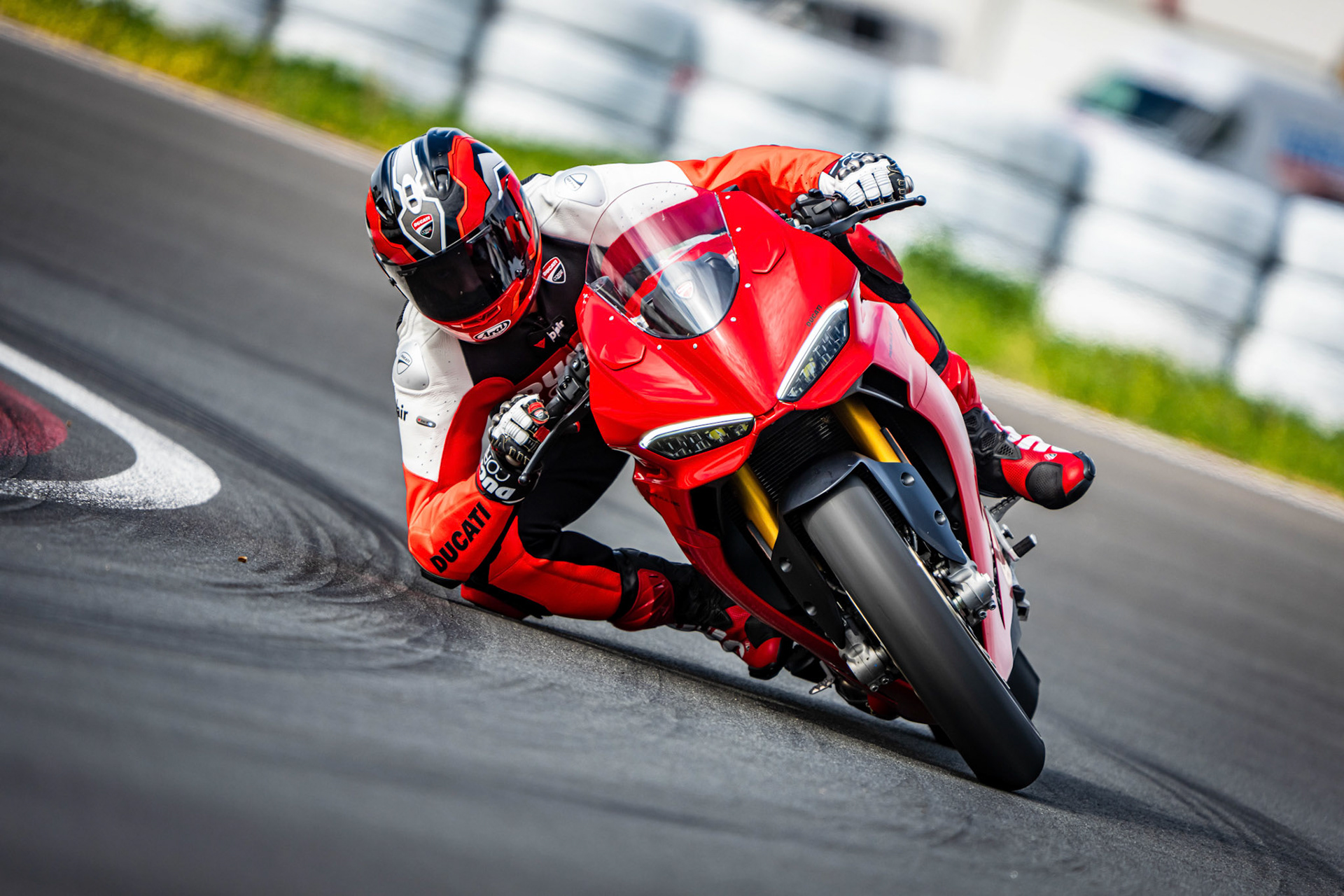 PRESS LAUNCH DUCATI PANIGALE V2 - 2025