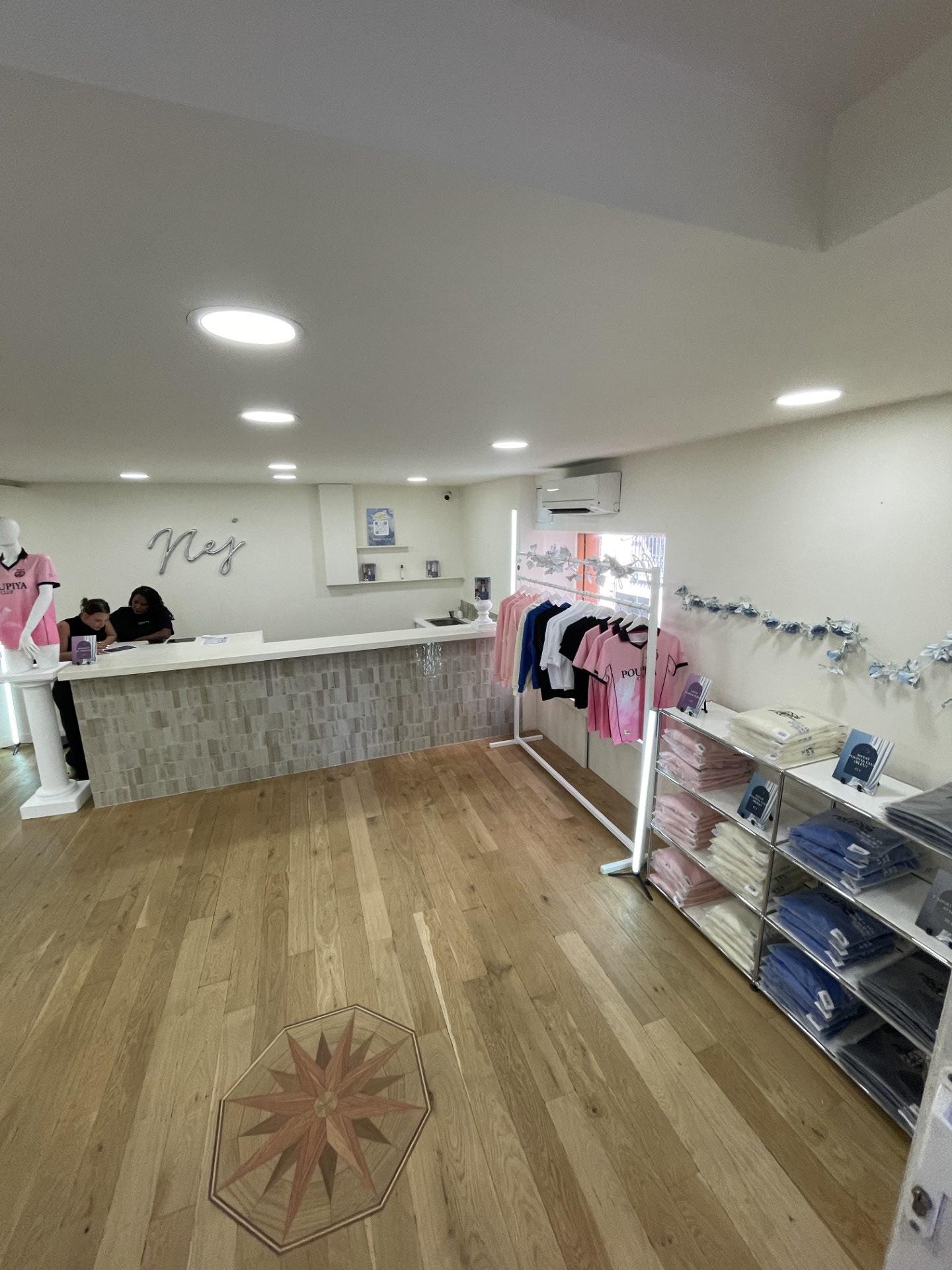 NEJ - Popup Store - Sortie d'album
