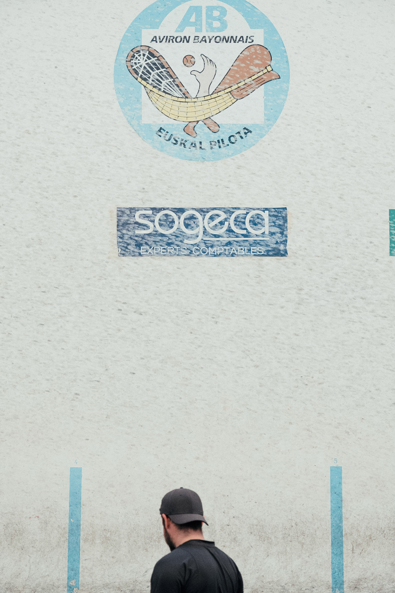 France, Bayonne, 2023-06-15. Basque pelota, a history of transmission in a sport with a long tradition. Discover the diversity of pelota with female players et with the French team's handi pelota section. Aviron Bayonnais is a multi-sport club. It was founded in 1904, first with rowing, then with rugby in 1907. It currently has 23 sections. Photograph by romain de sigalas / hans lucas. France, bayonne, 2023-06-15. La pelote Basque, une histoire de transmission dans un sport de longue tradition. A la rencontre de la diversite de la pelote avec les joueuses et egalement la section handi pelote de l equipe de France. L Aviron Bayonnais est un club omnisports. Il a ete fonde en 1904, d'abord par la pratique de l'aviron puis par le Rugby en 1907. Actuellement il regroupe 23 sections. Photographie de romain de sigalas / hans lucas.