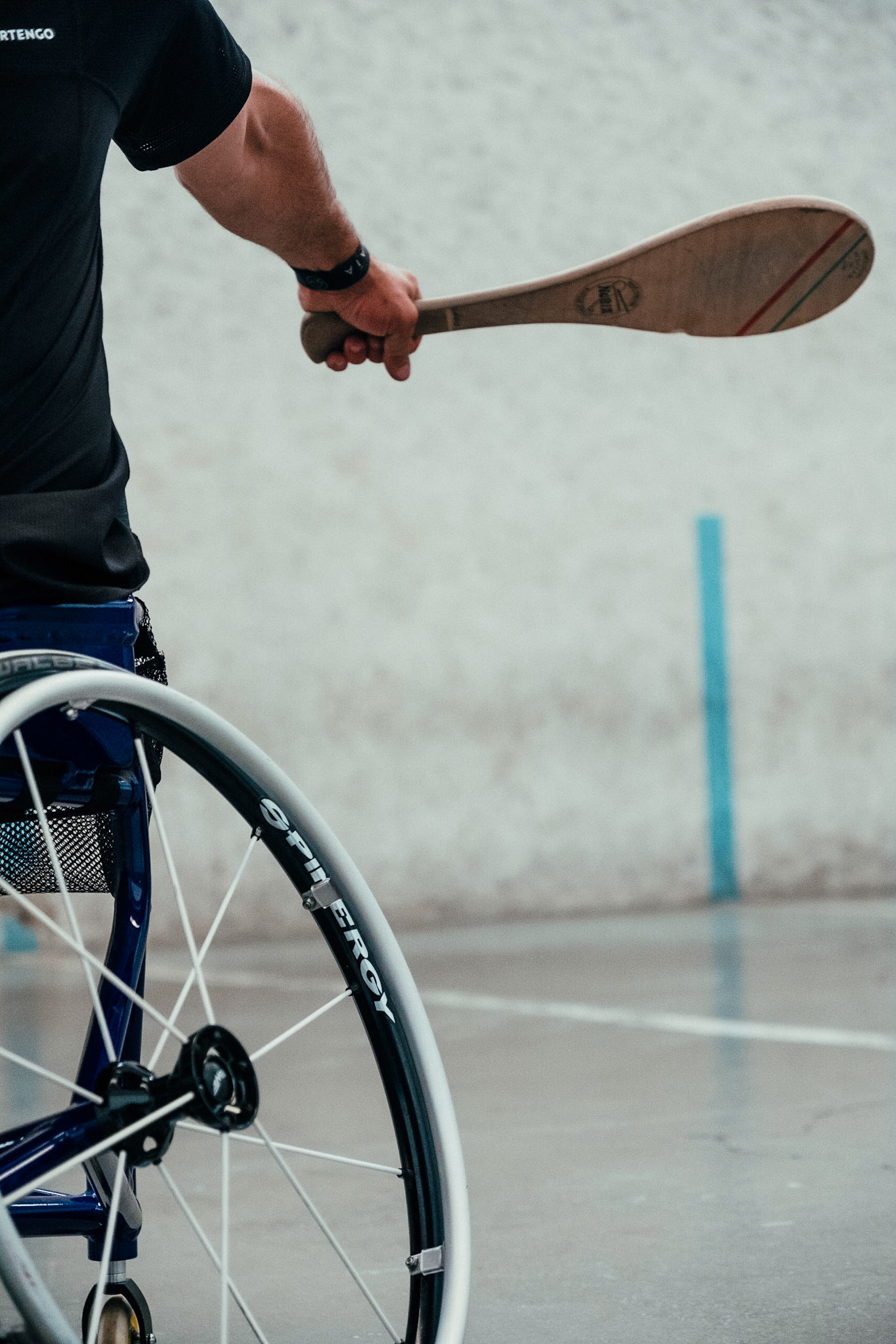 France, Bayonne, 2023-06-15. Basque pelota, a history of transmission in a sport with a long tradition. Discover the diversity of pelota with female players et with the French team's handi pelota section. Chairs are made to measure in terms of seat and leg length. Wheels are inclined. Photograph by romain de sigalas / hans lucas. France, bayonne, 2023-06-15. La pelote Basque, une histoire de transmission dans un sport de longue tradition. A la rencontre de la diversite de la pelote avec les joueuses et egalement la section handi pelote de l equipe de France. Les fauteuils sont sur mesure par rapport a l assise, la longuer de jambe. Les roues sont inclinees. Photographie de romain de sigalas / hans lucas.