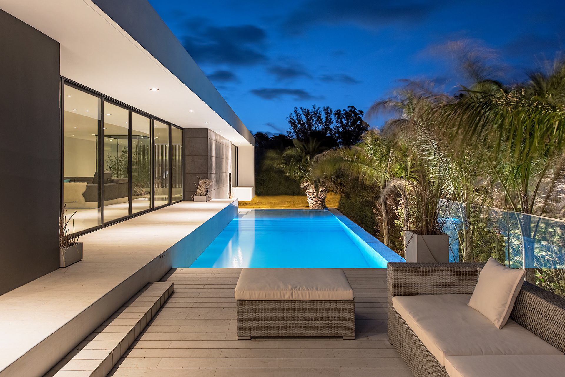 Fotografías de la casa LP53 realizadas en el barrió Rumencó de la ciudad de Mar del Plata por el fotógrafo Sebastián Vecchi para LH Linehouse diseñada por el arquitecto Julian Lamarre