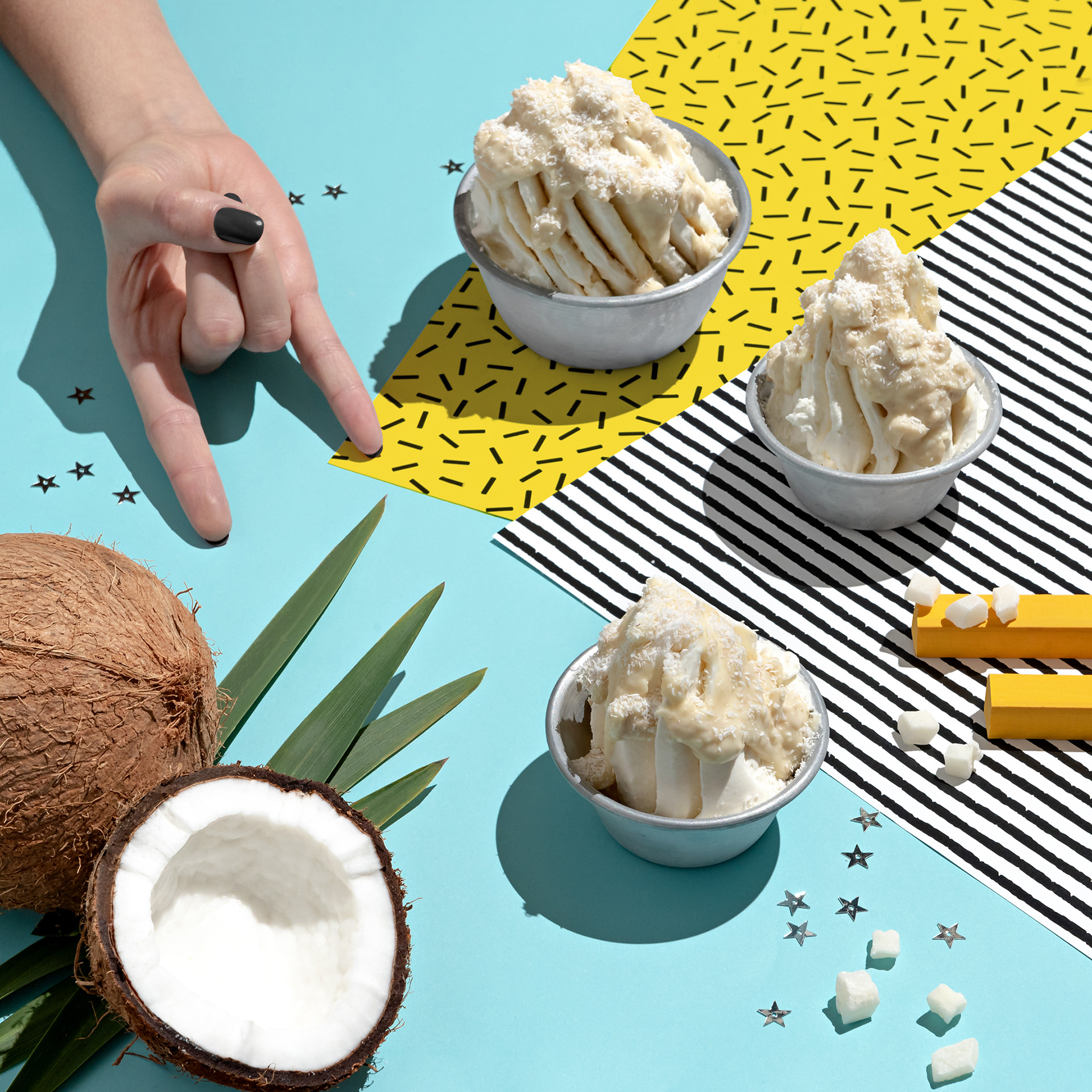Cremas heladas Lucciano's, fotografía gastronómica publicitaria para redes sociales con estilo pop, sabor coco rock, fotos realizadas por Sebastián Vecchi, food styling realizado por Mariana Maru Vetere en la ciudad de Mar del Plata