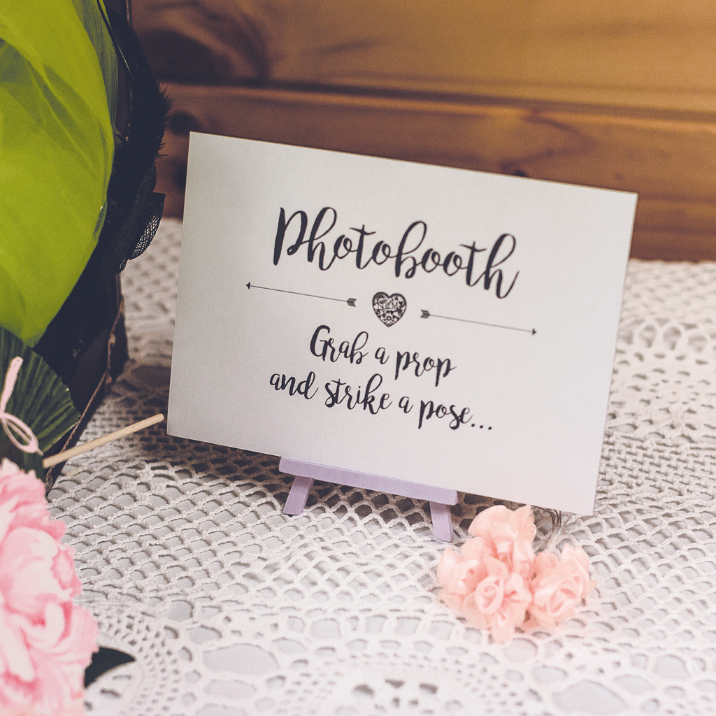THE LAKE WEDDING PHOTOBOOTH