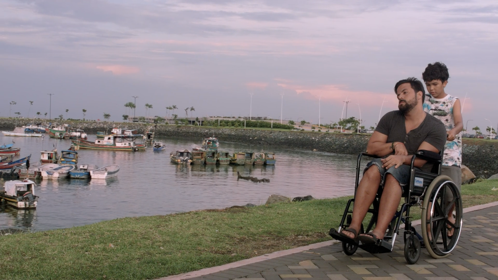 Still of Andrés Morales & Emmanuela Castiglione in Los Cuatro Reyes 2016