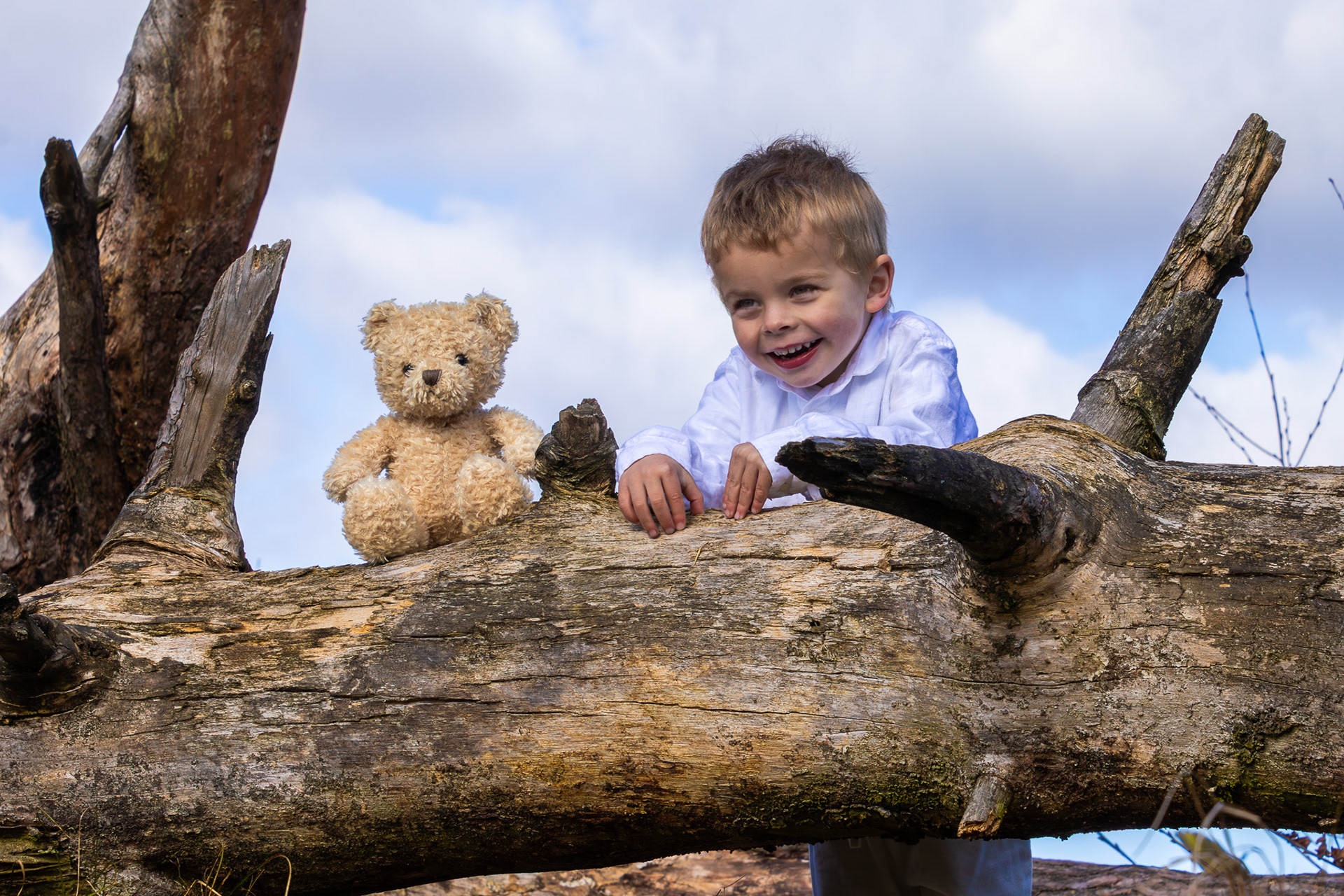 Familiefotoshoot in de natuur – Shana en Odin in Stappersven, Kalmthout