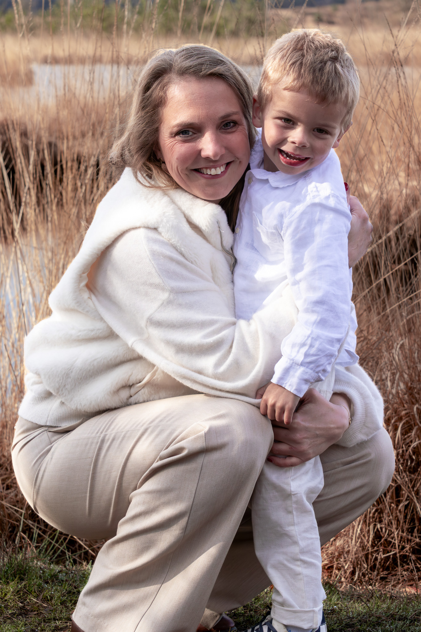 Familiefotoshoot in de natuur – Shana en Odin in Stappersven, Kalmthout