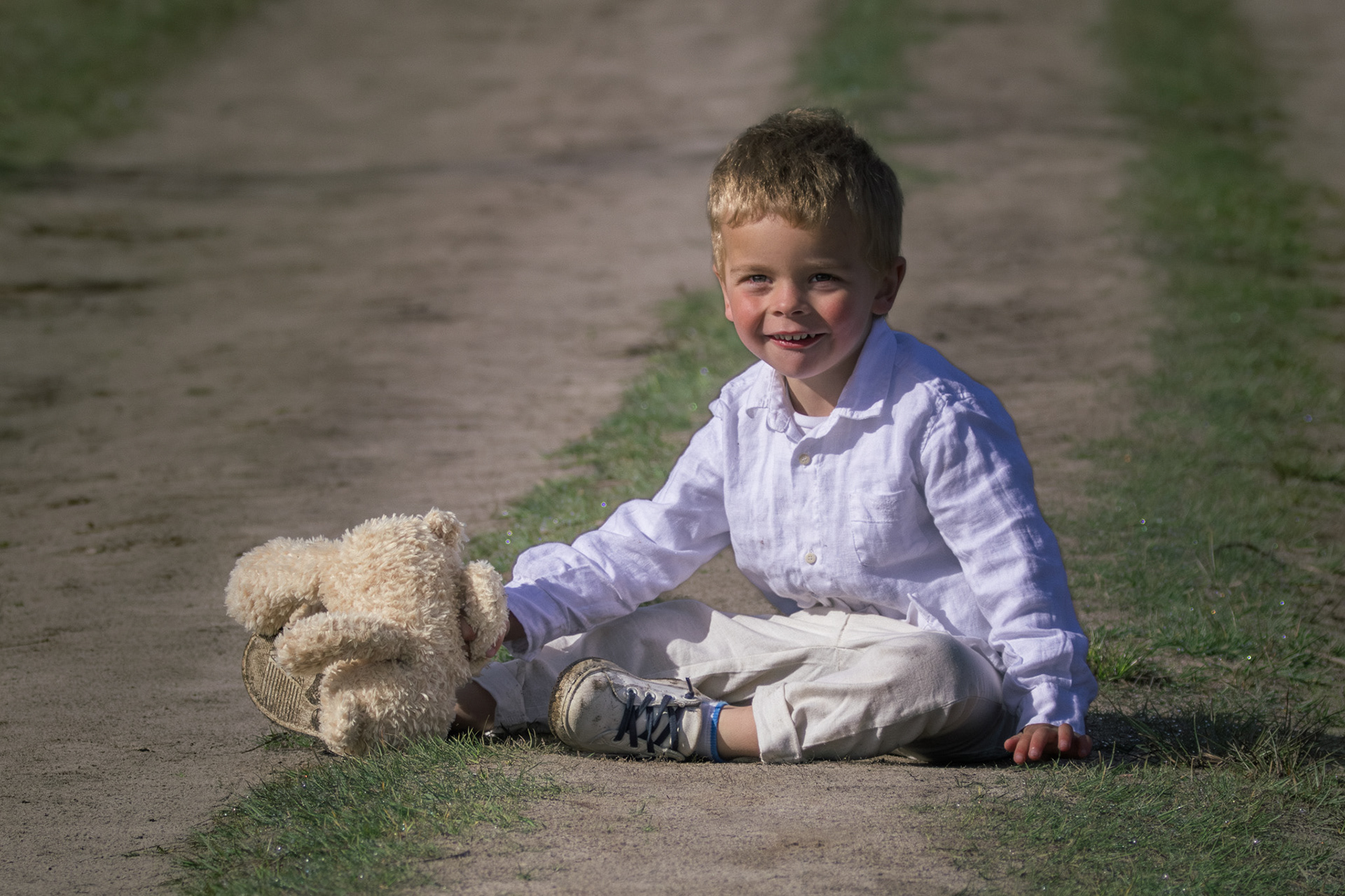 Familiefotoshoot in de natuur – Shana en Odin in Stappersven, Kalmthout