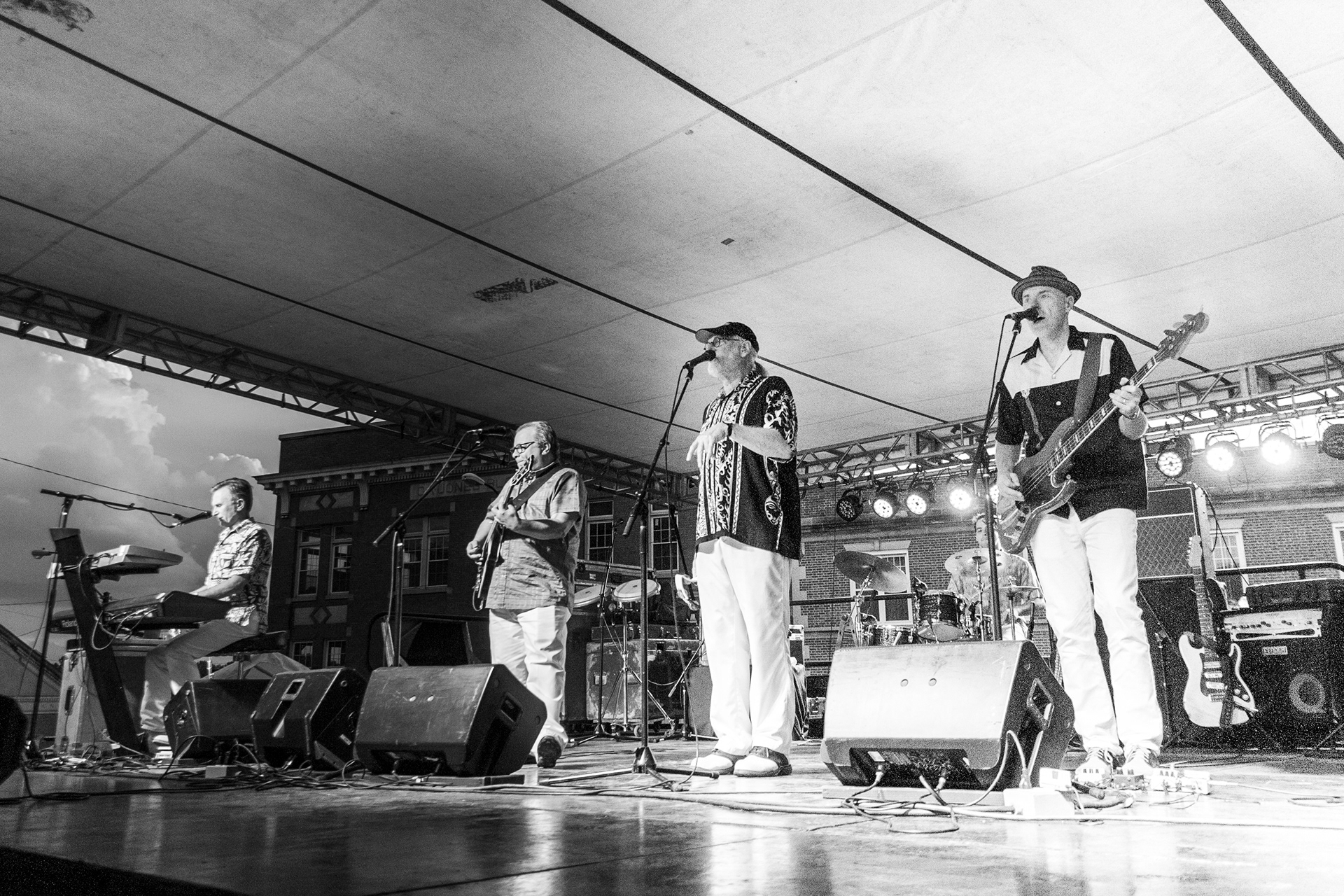 Phil Dirt and the Dozers begin a three day music festival in Mount Vernon, Ohio.