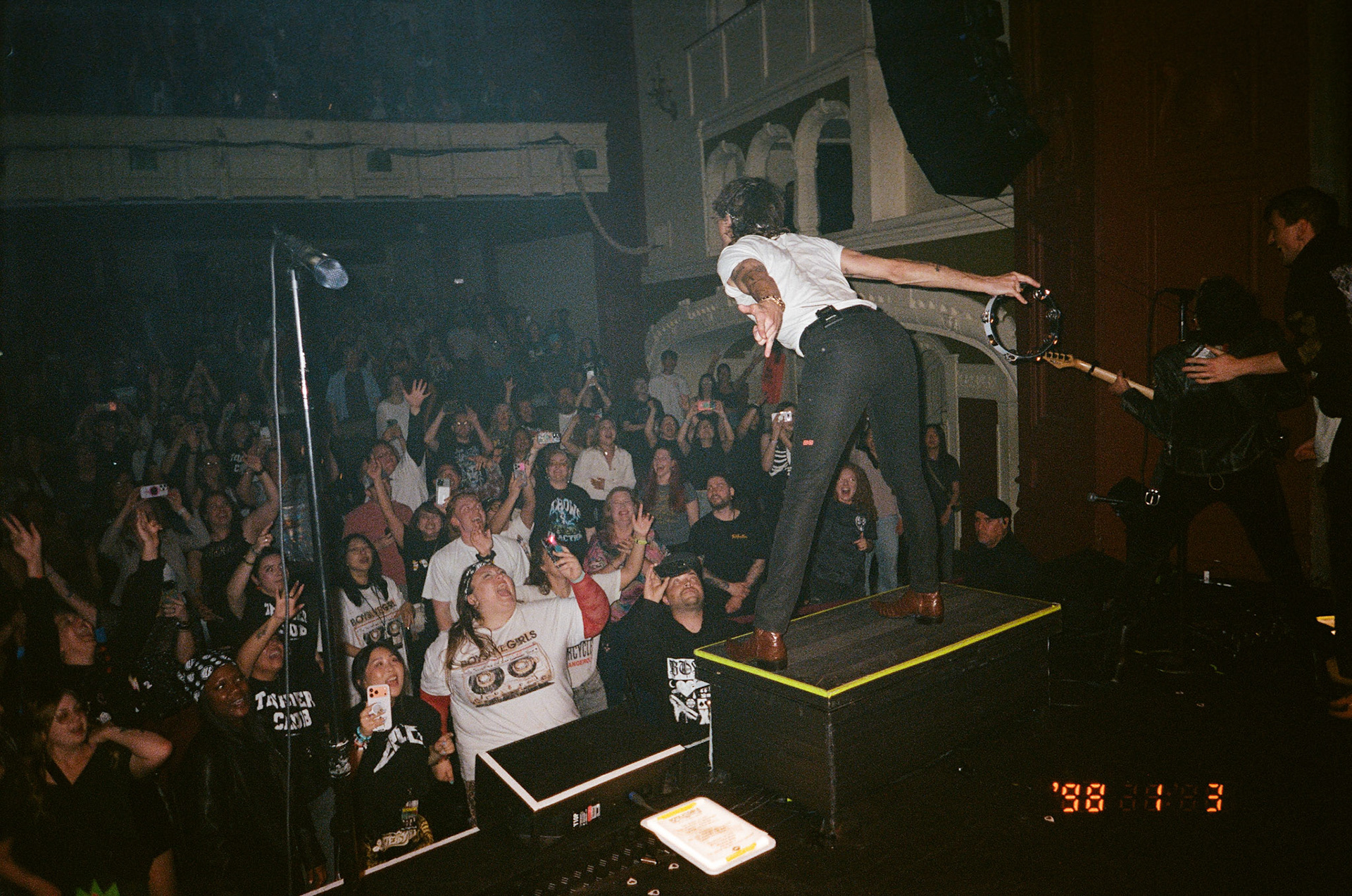 Behind the Scenes at Boys Like Girls Closing Show of Tour