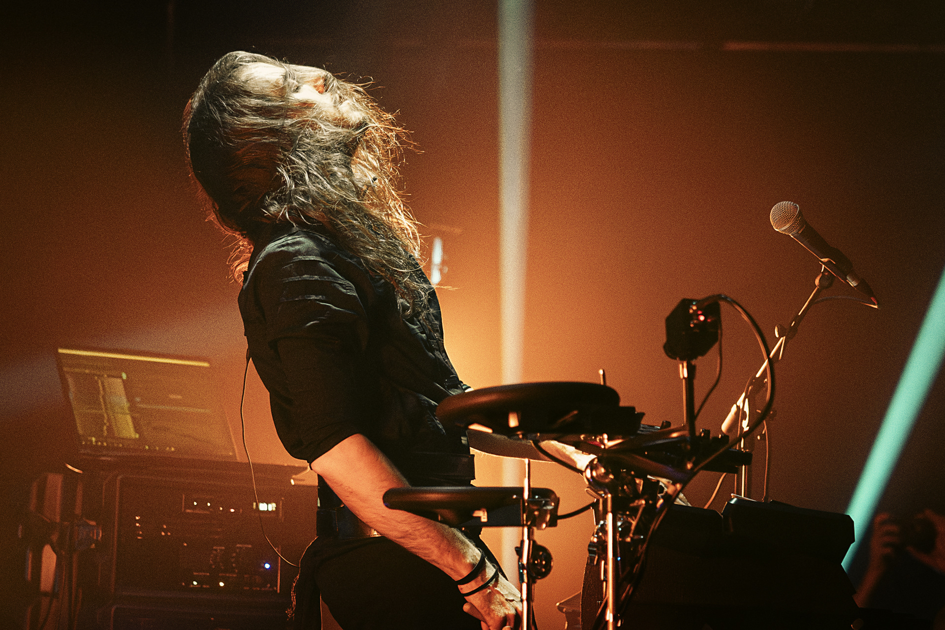 Neokosmos | Ausgang Plaza