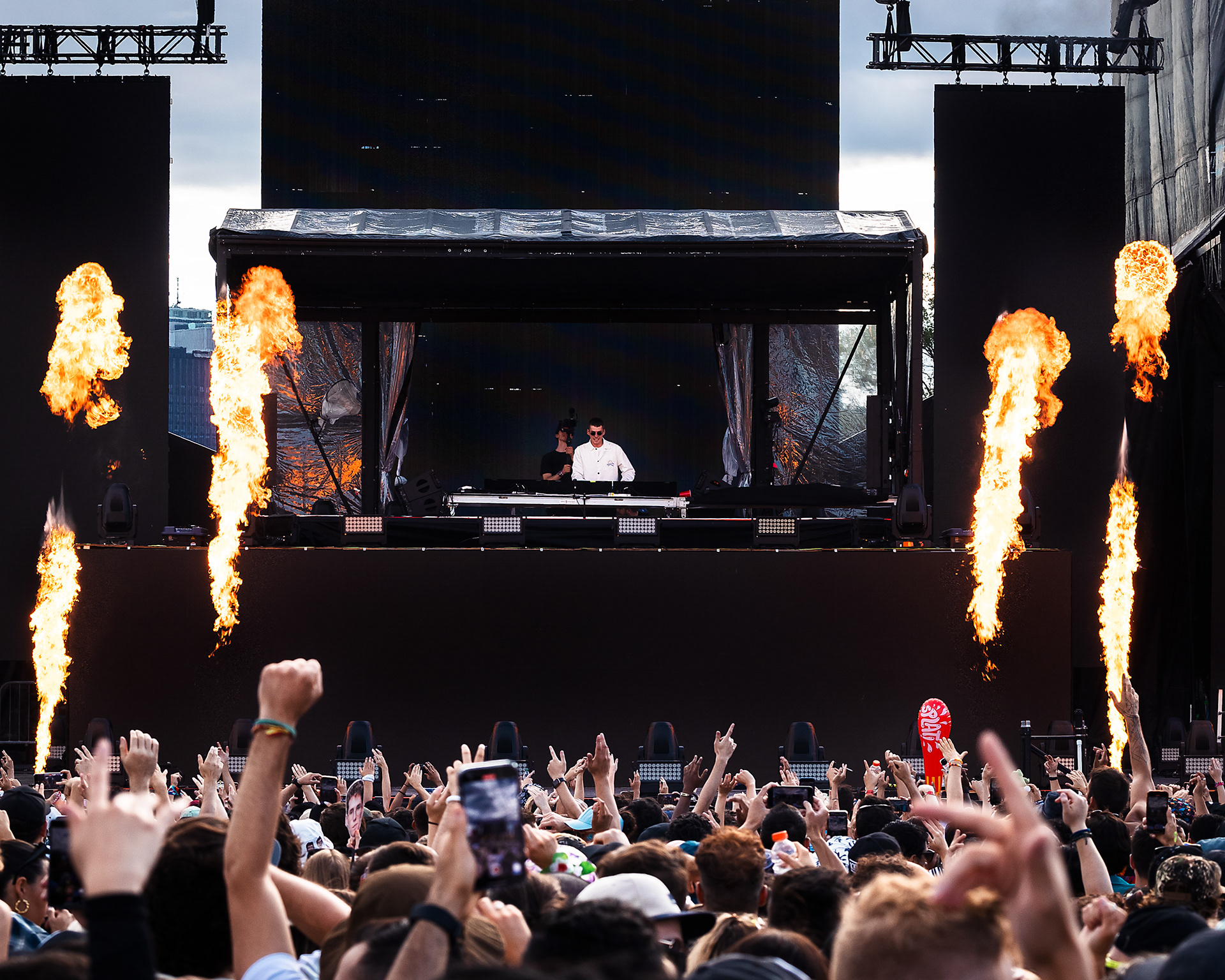 Lost Frequencies | ÎLESONIQ