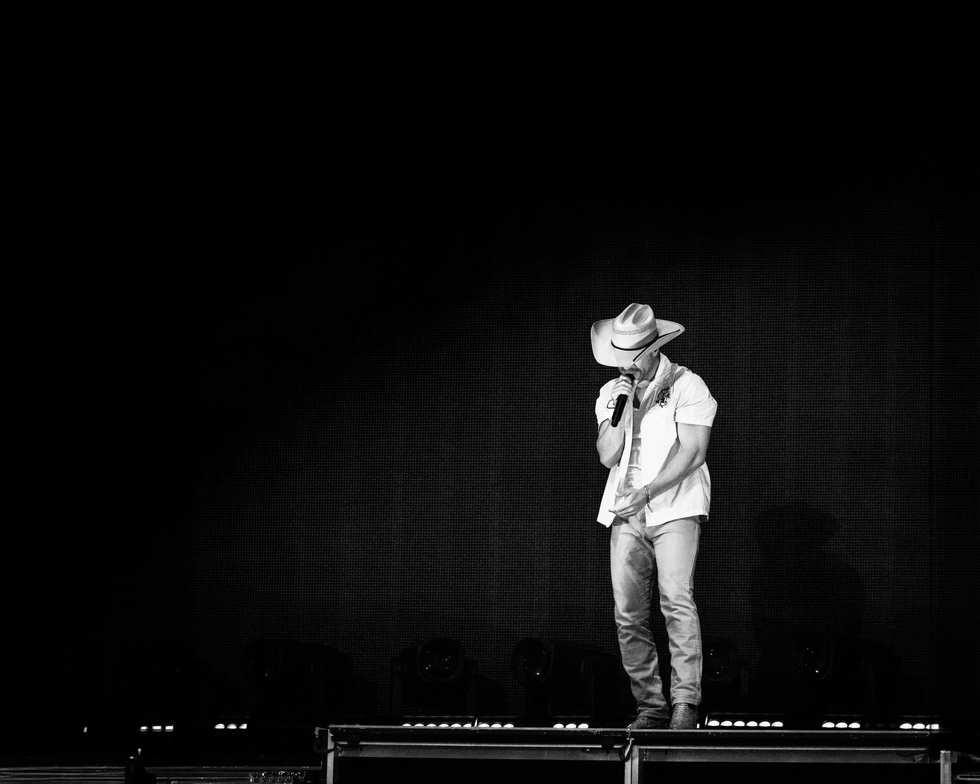 Dustin Lynch | Lasso