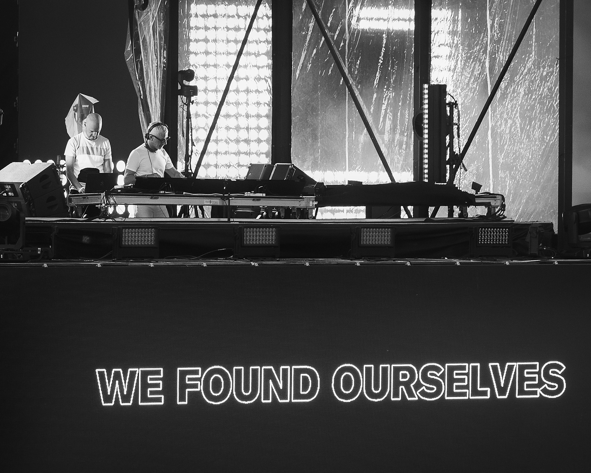 Above & Beyond | ÎLESONIQ