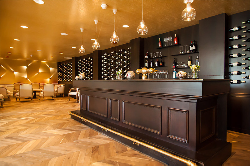 Verbouwde zaal van Hotel de Wilmersberg gefotografeerd voor diverse publicaties en eigen gebruik