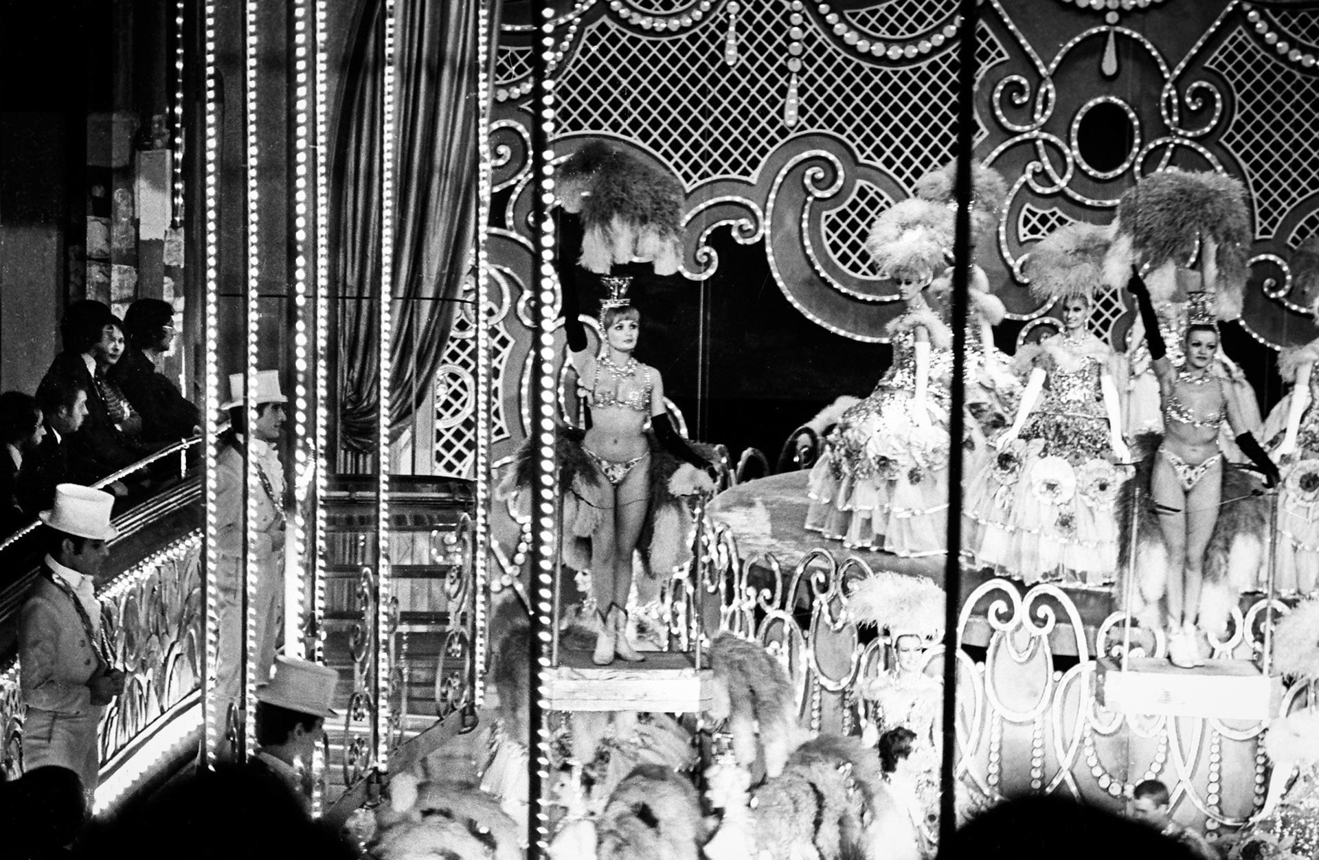 Eyes - Folies Bergère, Paris 1975