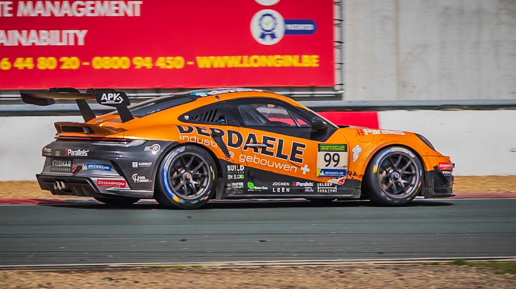 Dylan Derdaele met de Porsche