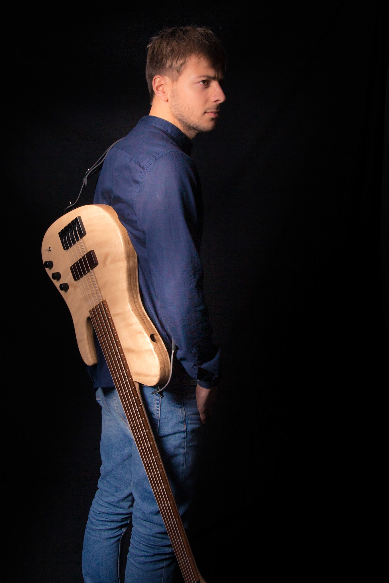 Jazzgitarist Stef Joosten in studio.