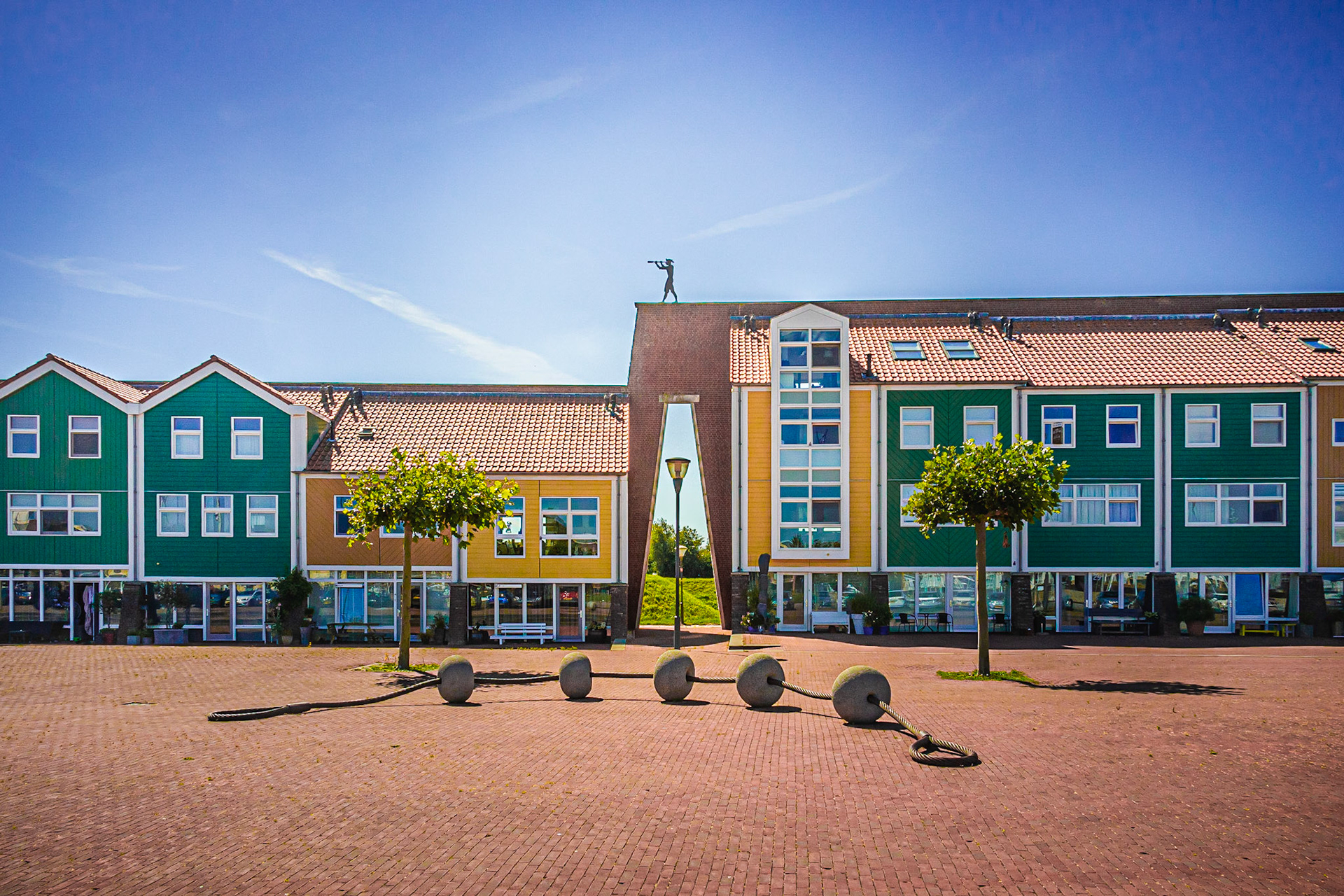 Hellevoetsluis, huisjes aan de haven.