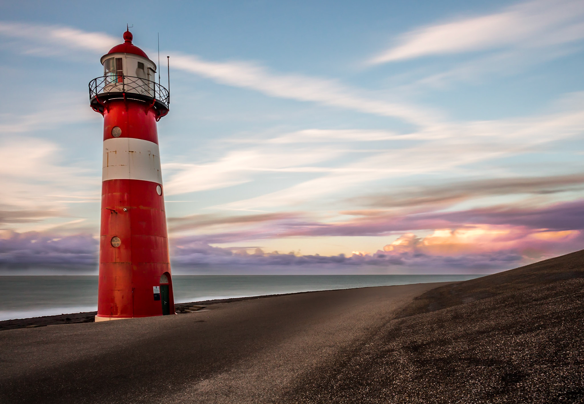 Vuurtoren Noorderhoofd ergens in Zeeland.