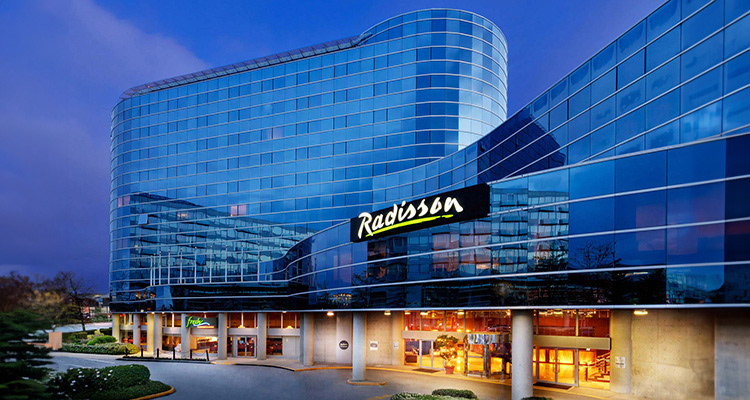 Radisson Hotel & Suites