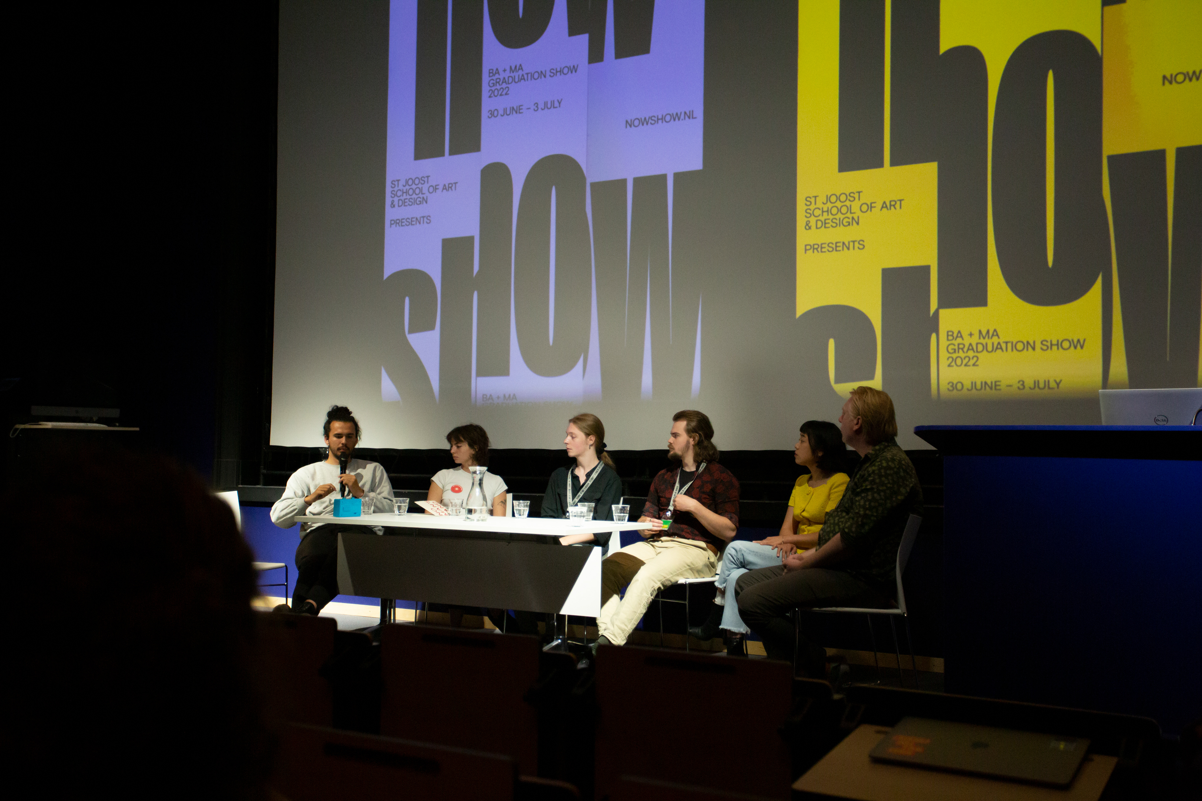 Open talk with other storytellers during the Now Show.