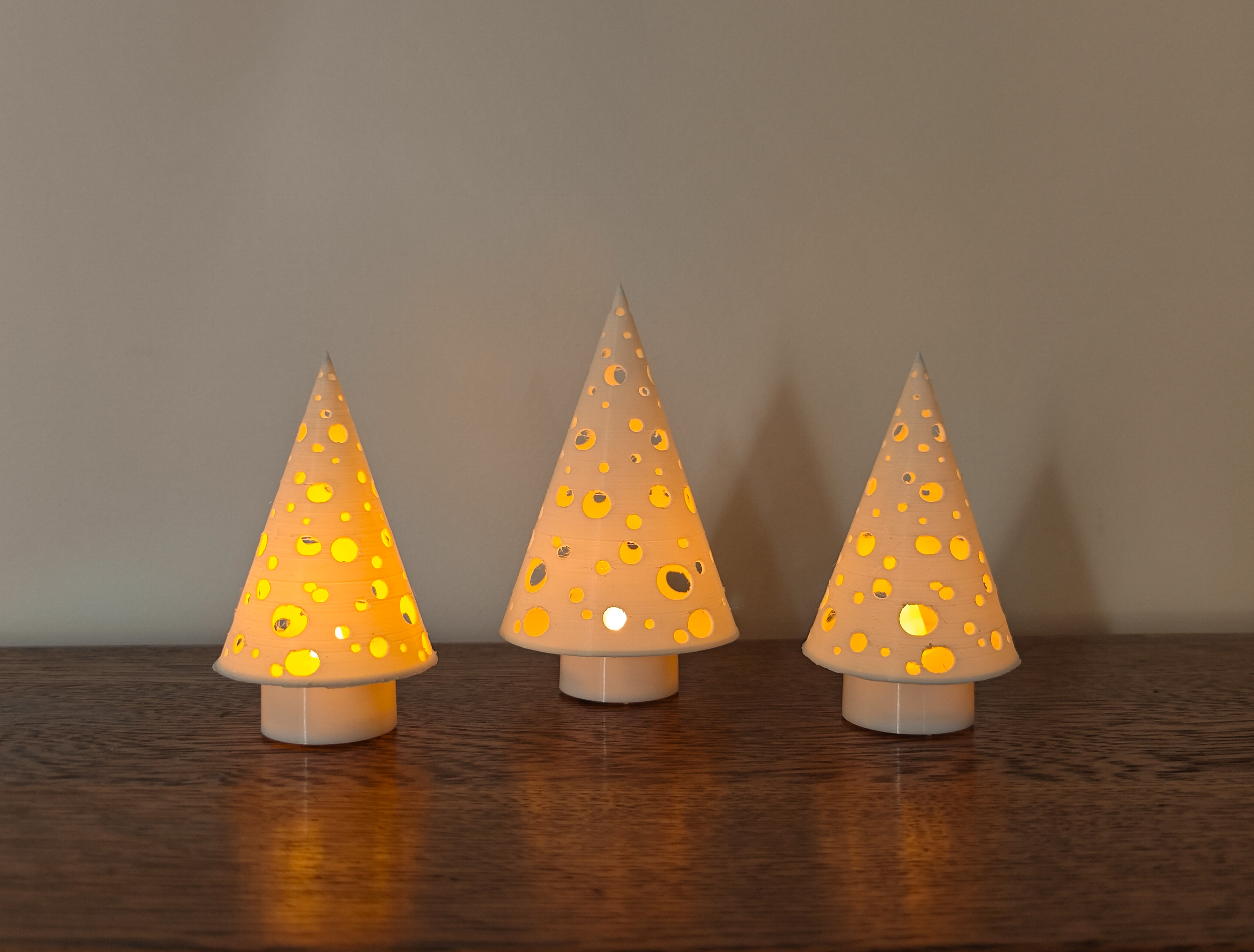 03 christmas_tree_candle_cone