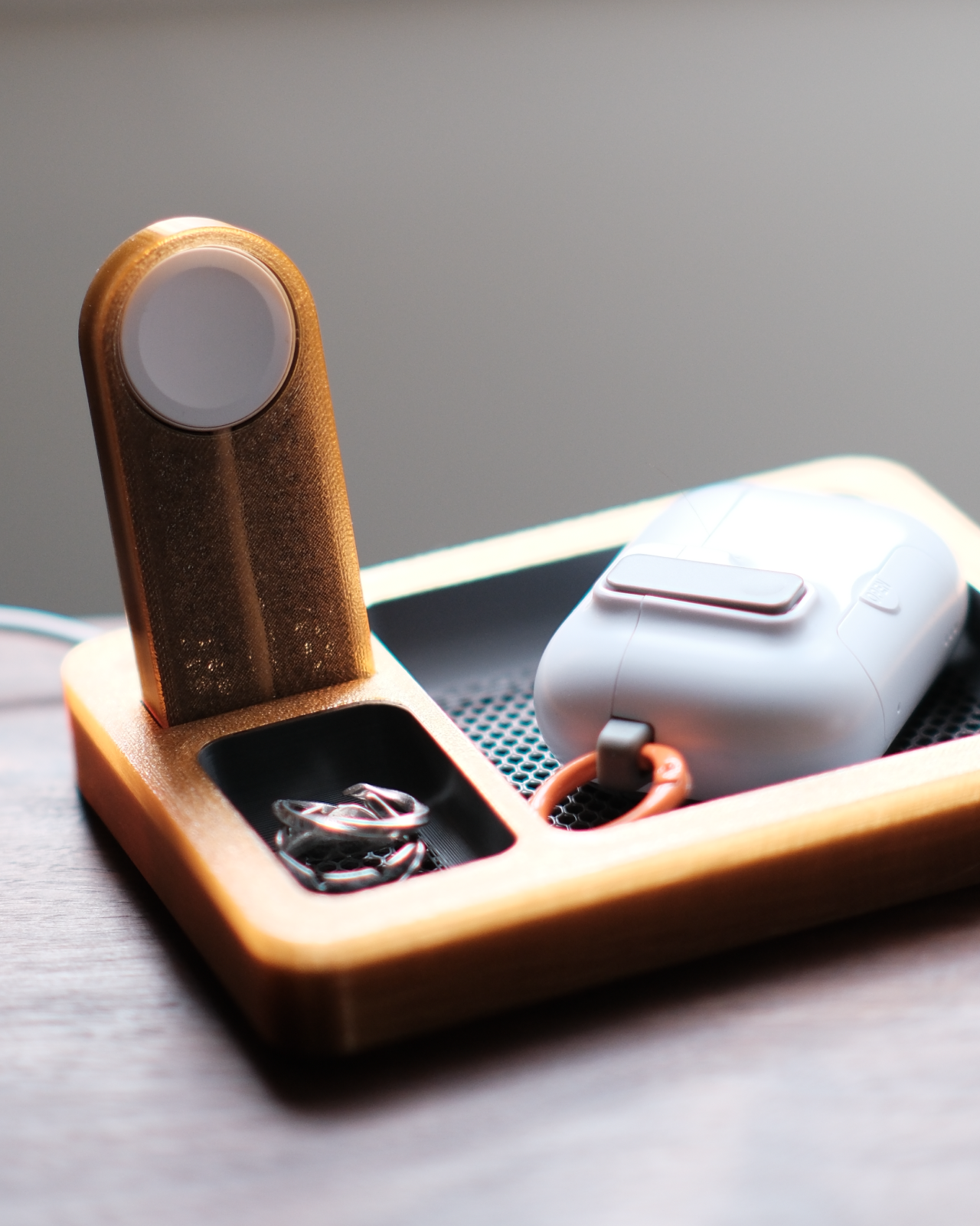 15 translucent_shell_apple_watch_charging_dock