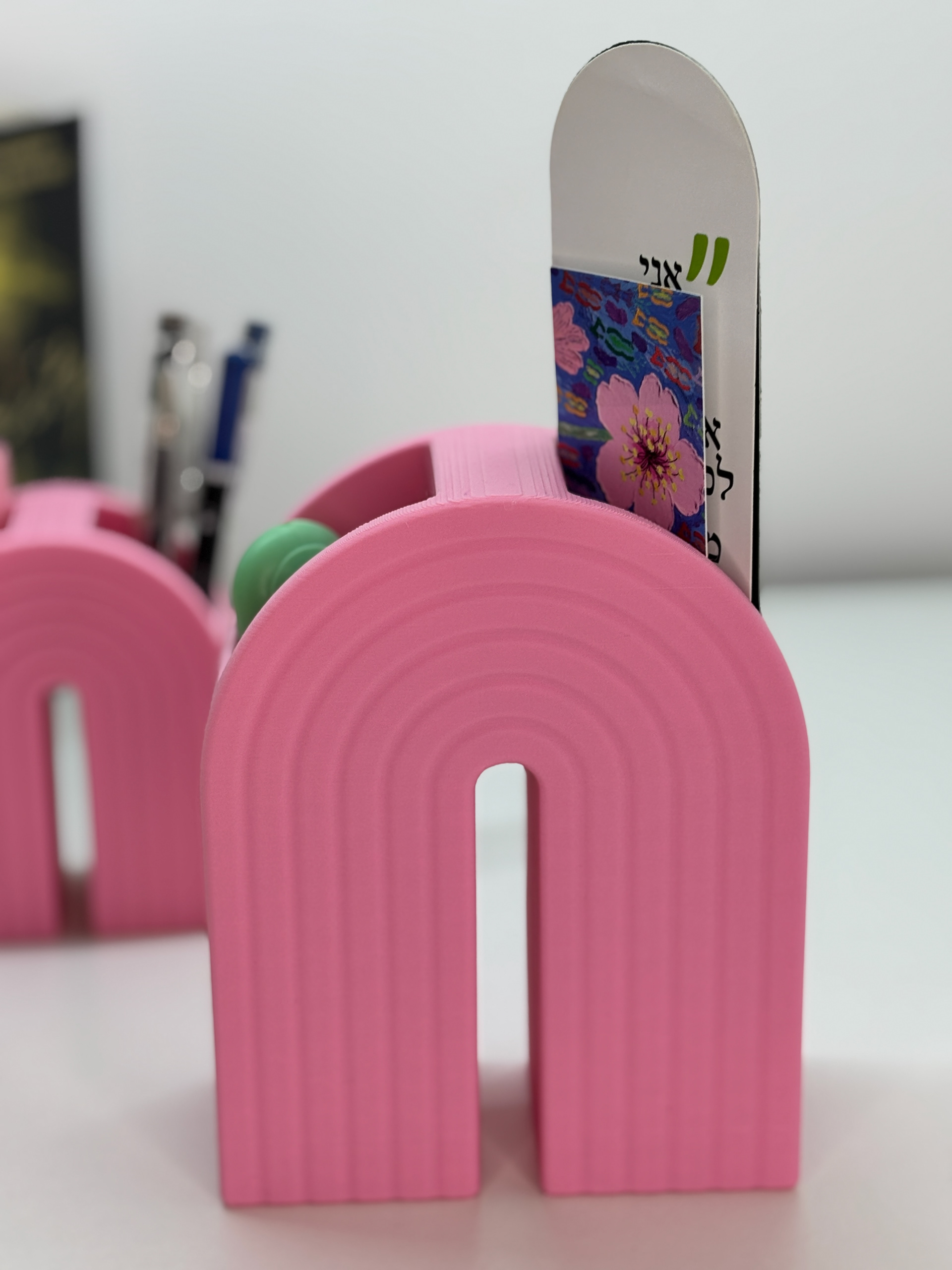 03 rainbow_bookend_organizer_book_holder_with_built_in_storage_for_pens_bookmarks