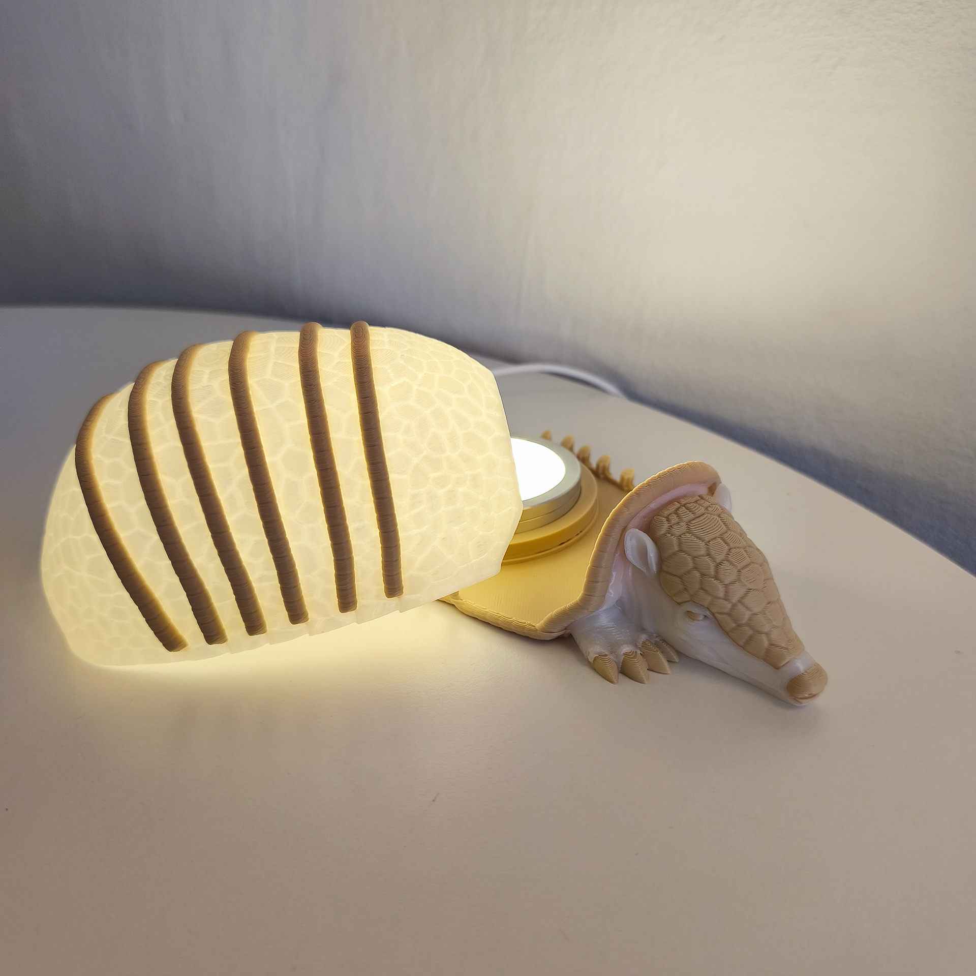 01 armadillo_lamp