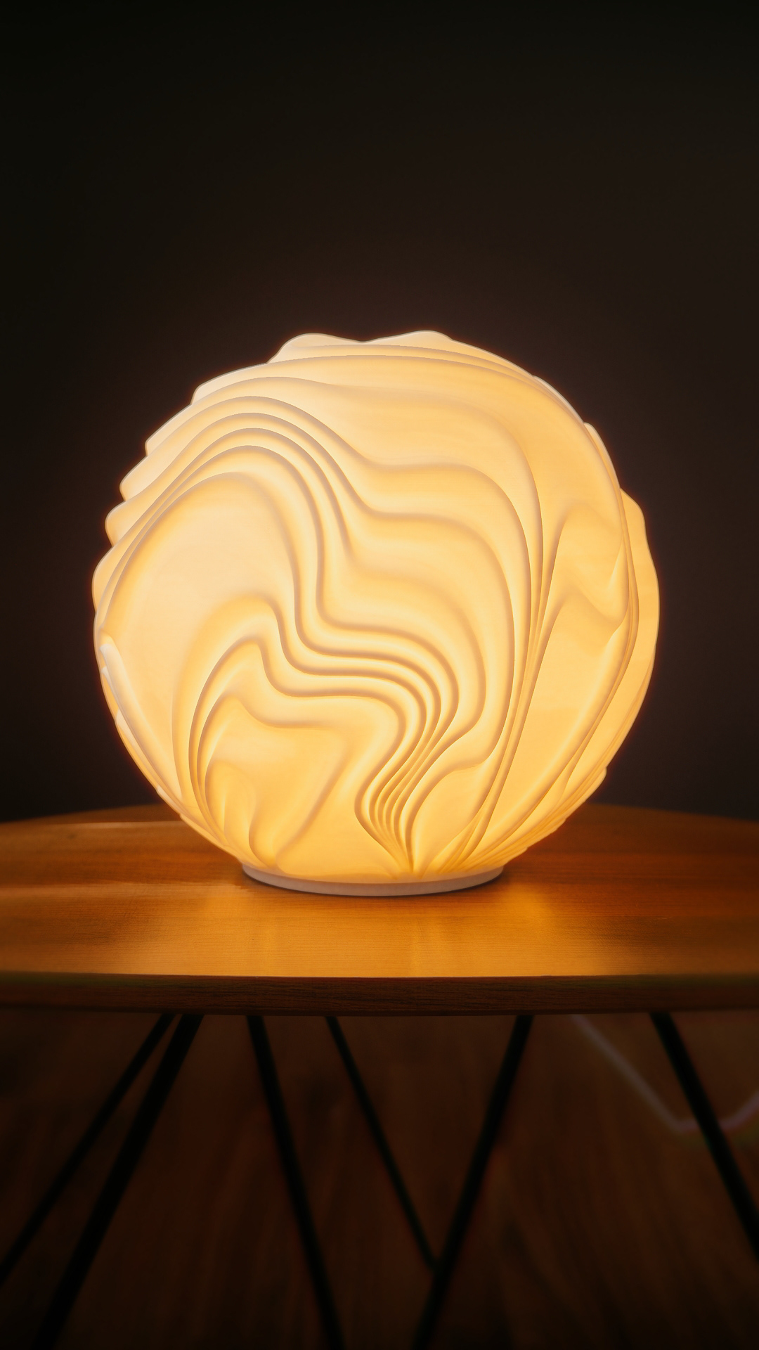 04 Flow Sculpted Lamp