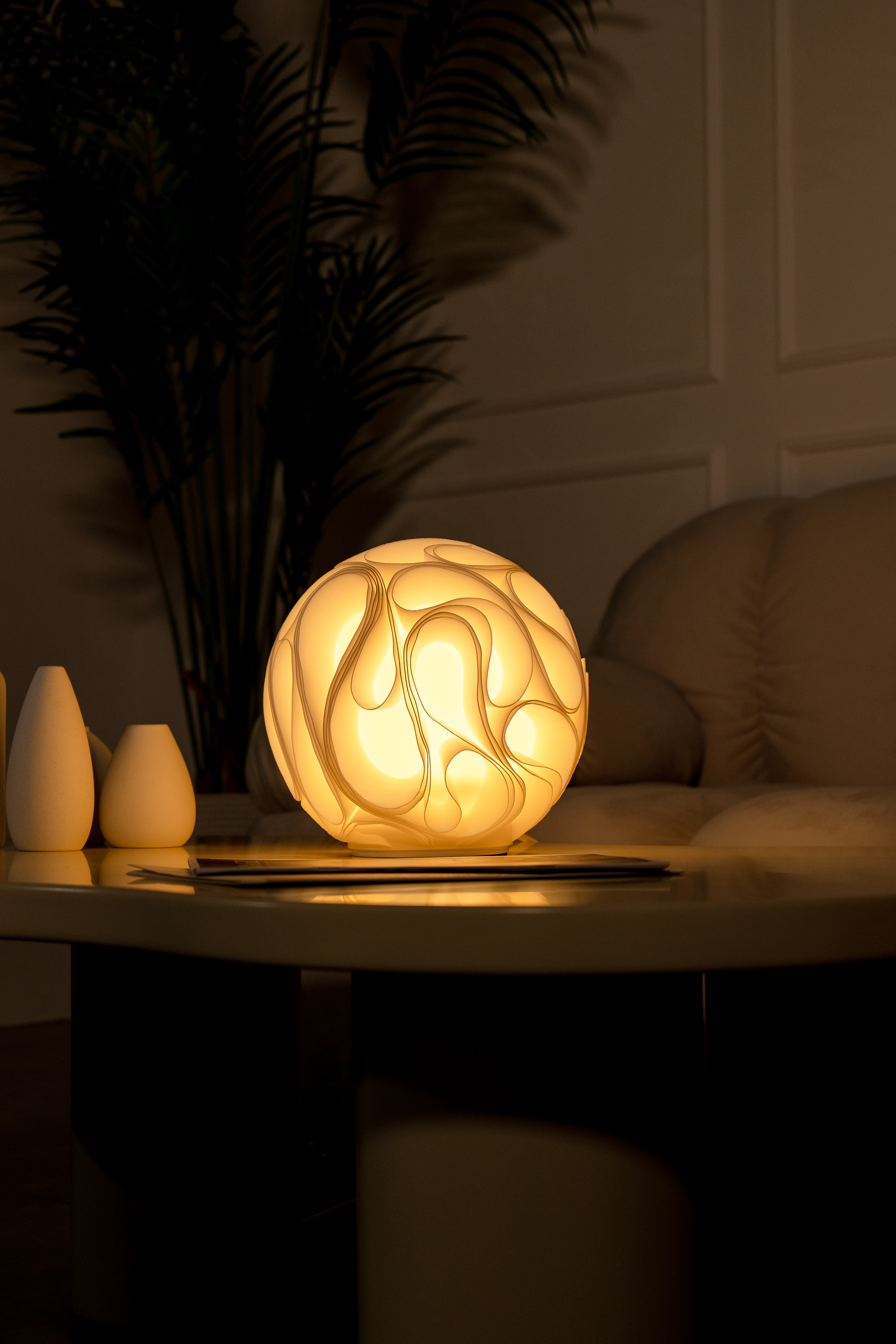 01 Gravity Sculpted Lamp