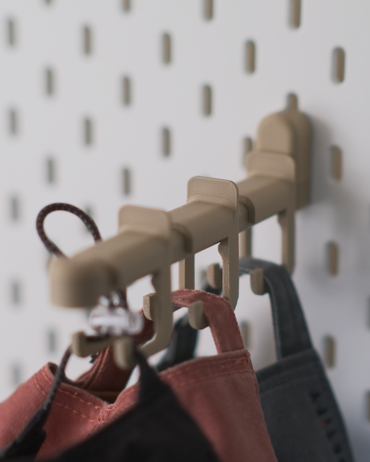 07 ikea_skadis_sliding_hanger_3d_printed_pegboard_hat_bag_organizer_2_sizes