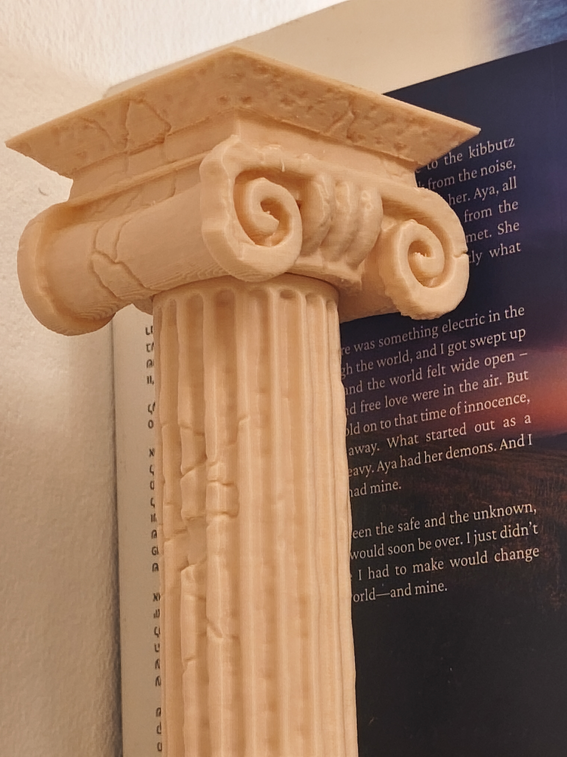 05 column_destroyed_book_end