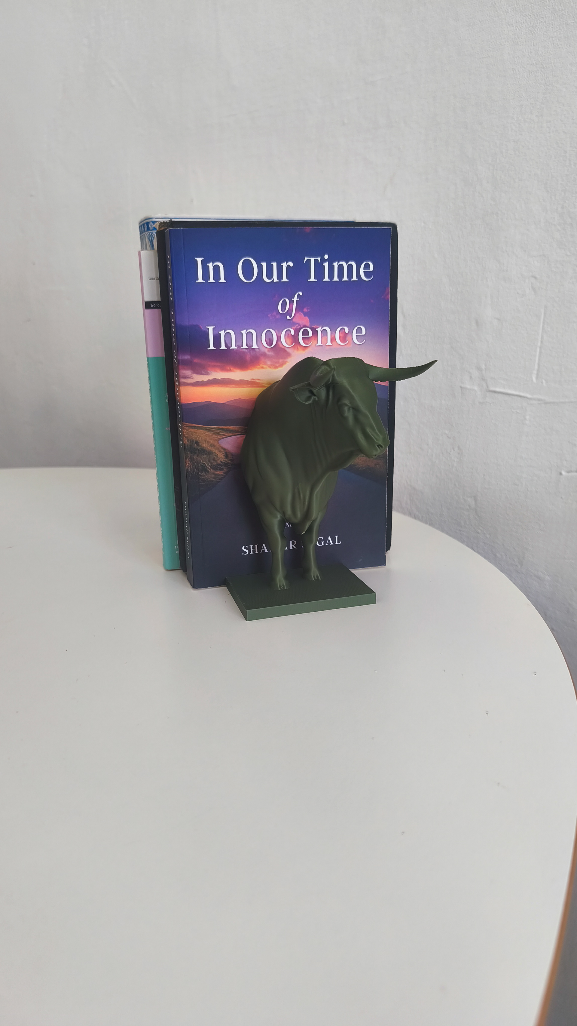 02 bull_bookends