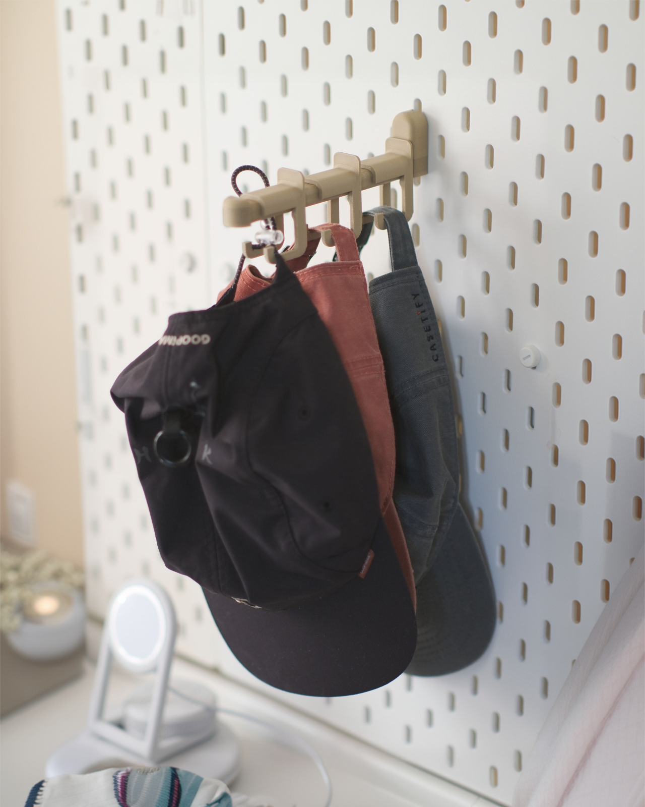 07 ikea_skadis_sliding_hanger_3d_printed_pegboard_hat_bag_organizer_2_sizes