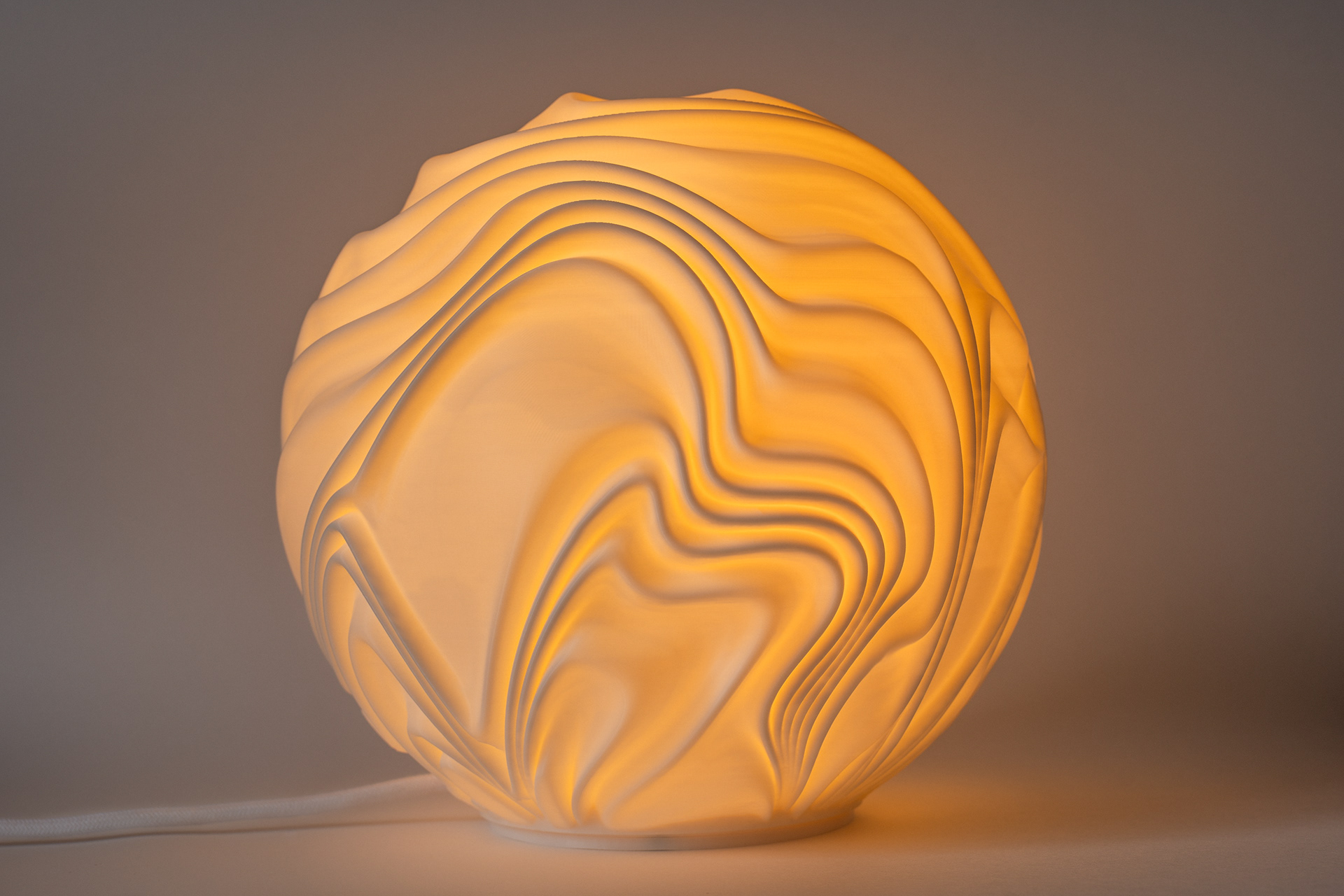 04 Flow Sculpted Lamp