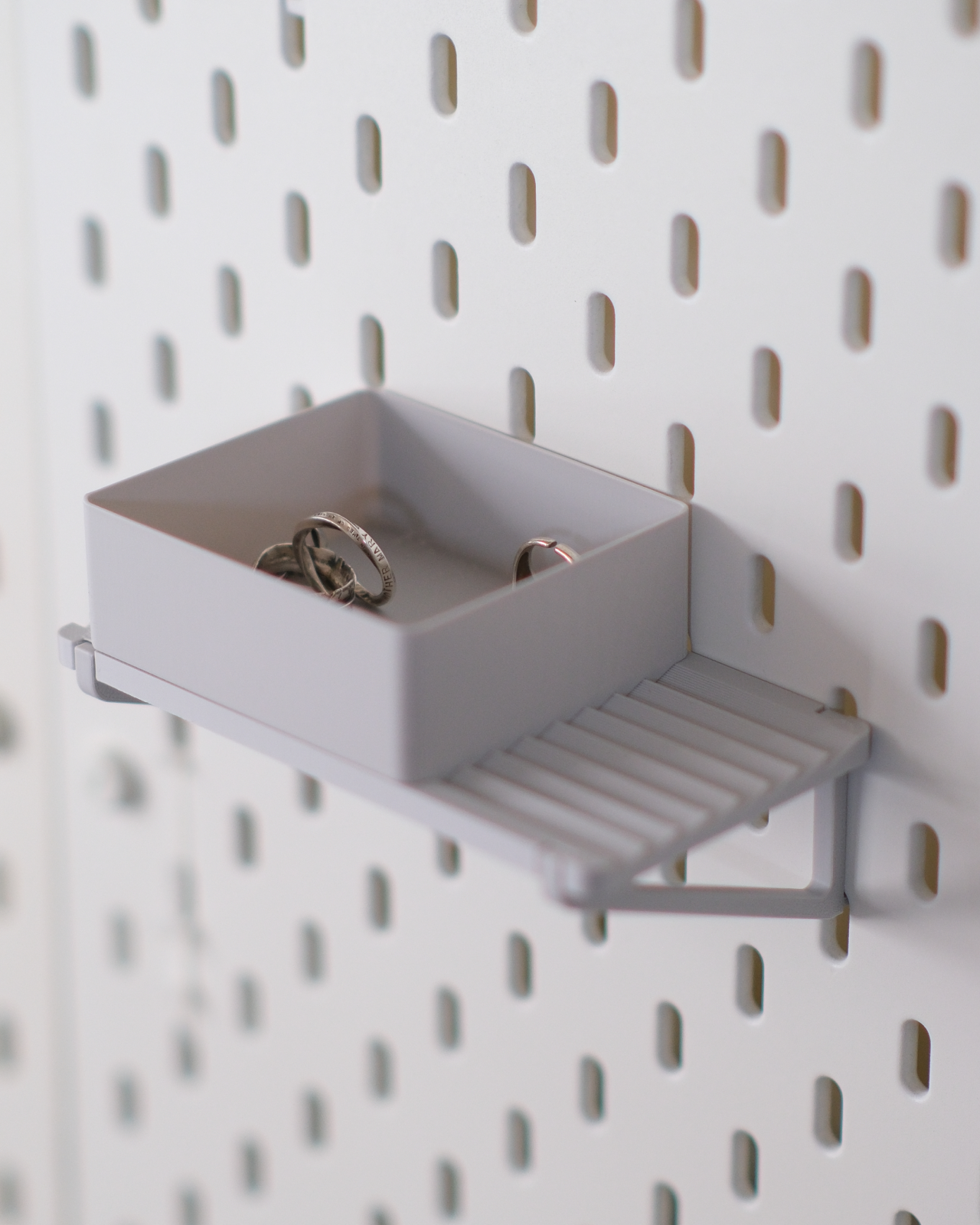 08 ikea_skadis_sliding_shelf_with_organizer_large